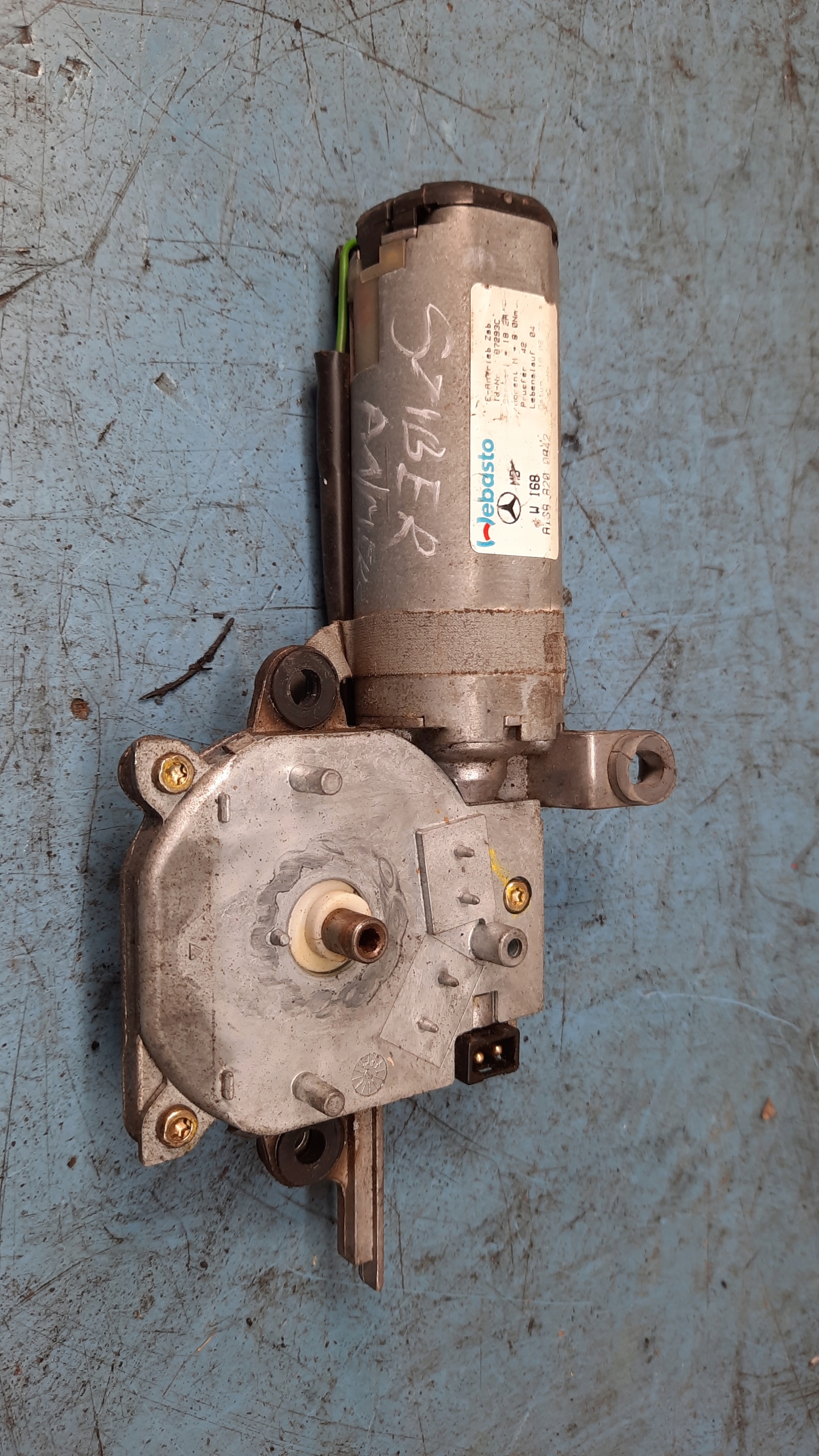 SILNIK SZYBERDACHU MERCEDES W168 A1688200842