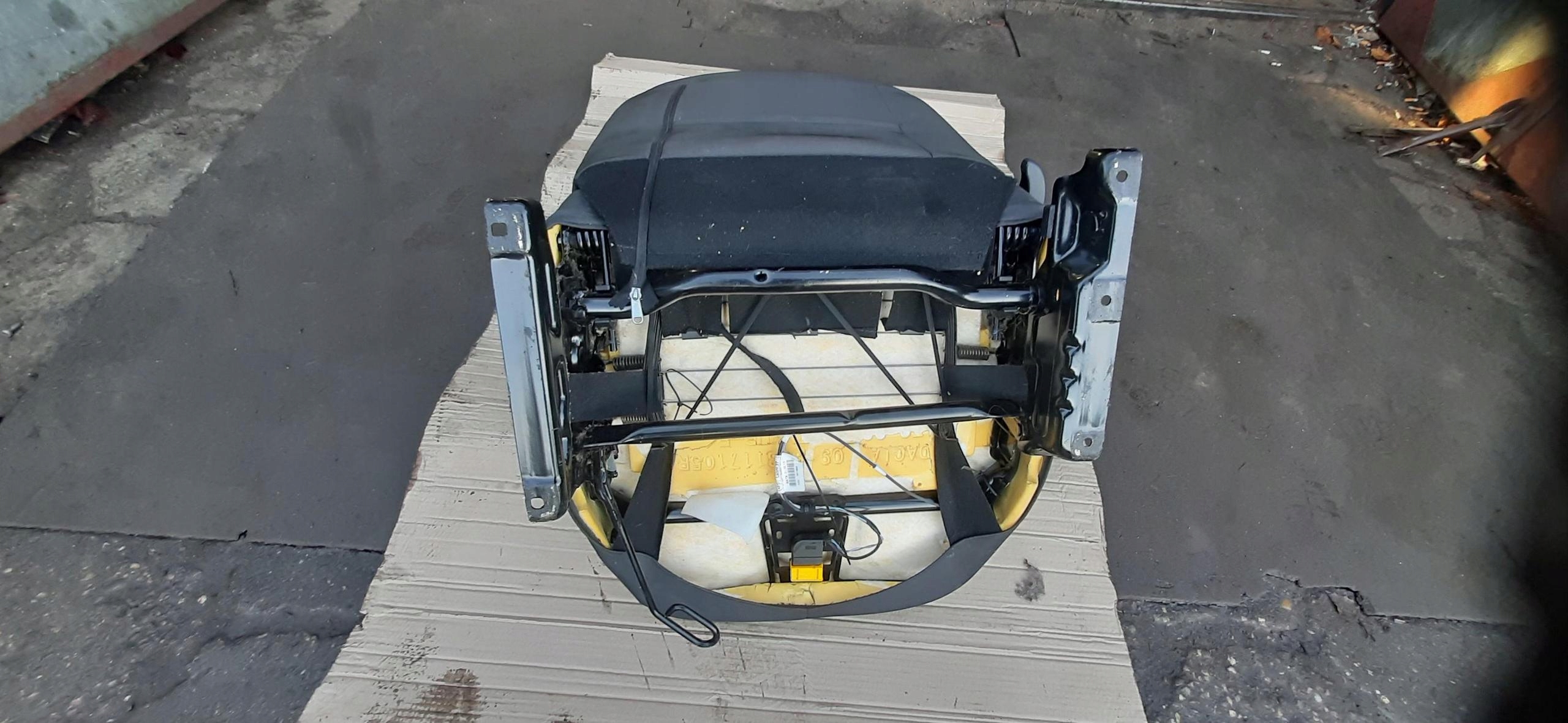 кресло передний левый Dacia LOGAN II