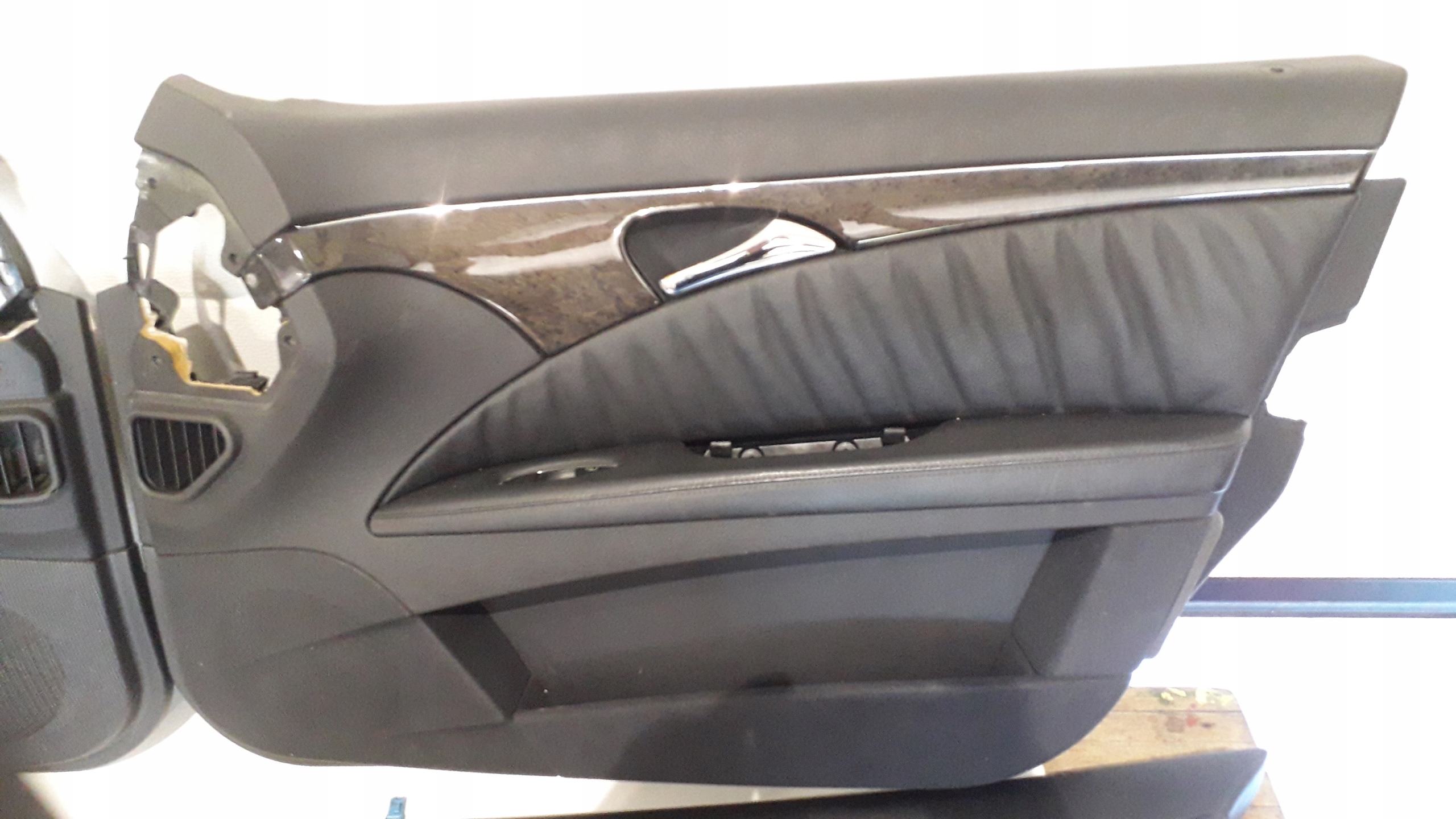 MERCEDES E W211 upholstery side door leather A211