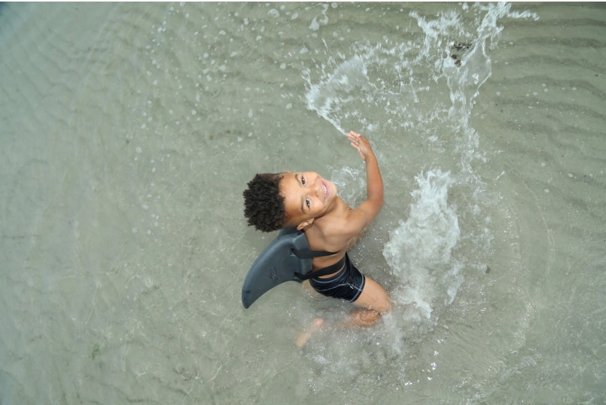 Płetwa Rekina do nauki pływania Dla Dzieci SwimFin - Antracyt 18m+ Marka SwimFin