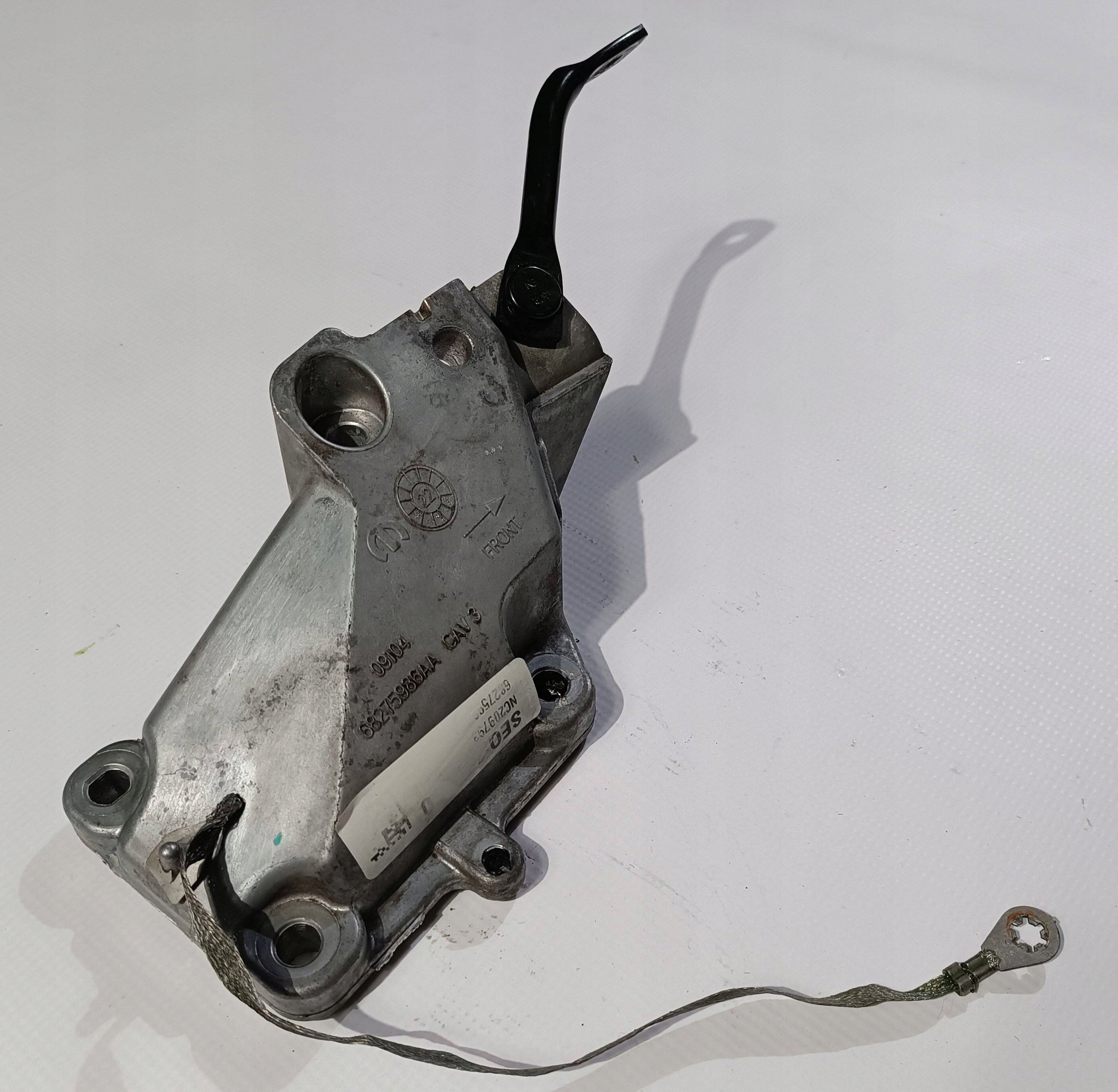engine mount holder right right Dodge Durango 5.7 6.2 6.4 SRT 2018