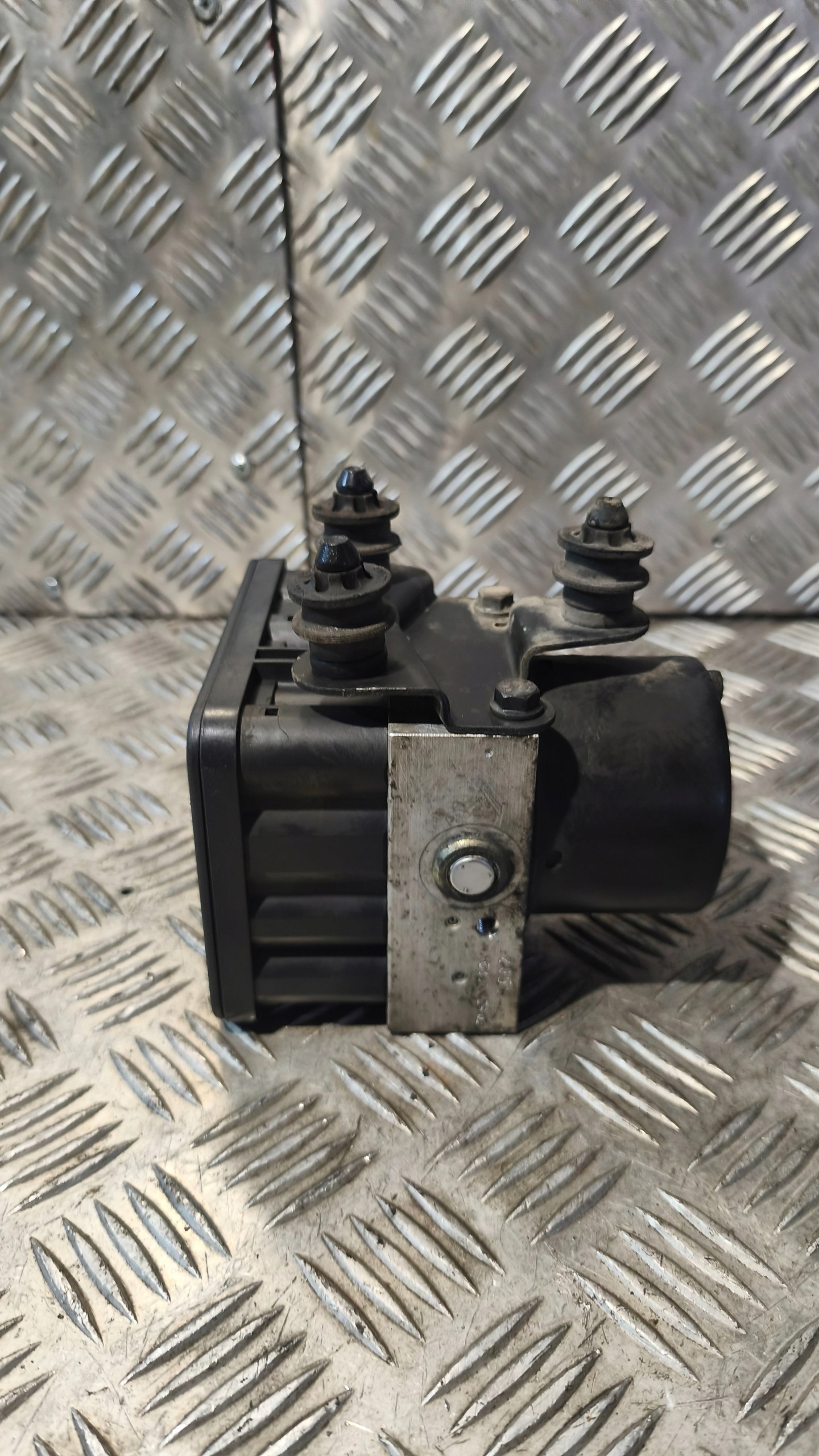 pumpa ABS VW TOURAN a 1.9TDI 1K0907379K