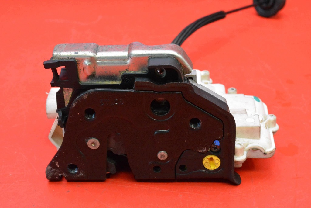 lock door left rear part rear EU AUDI A4 B8 KOMBI 07-11