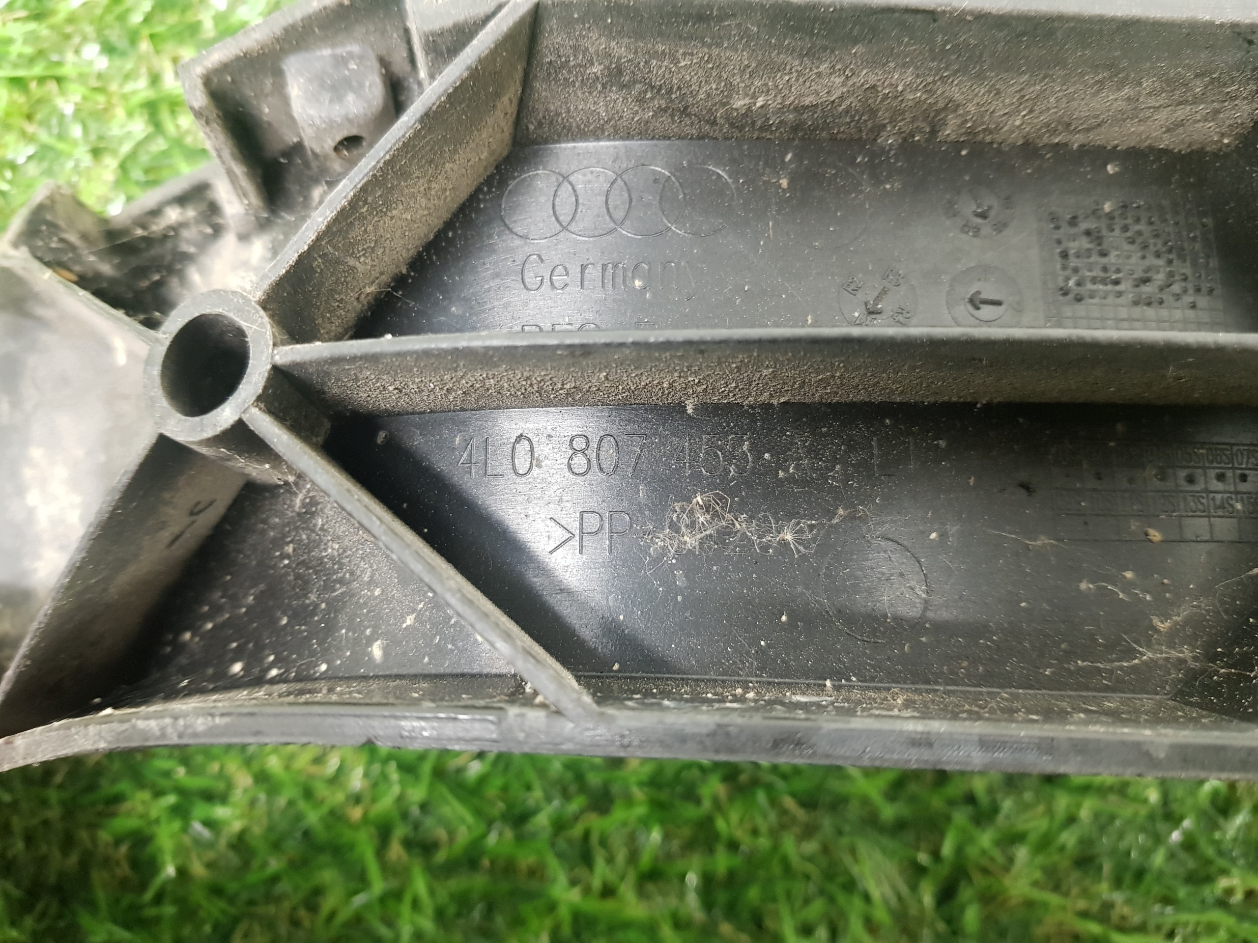 bumper bracket left rear part AUDI Q7 4L0807453