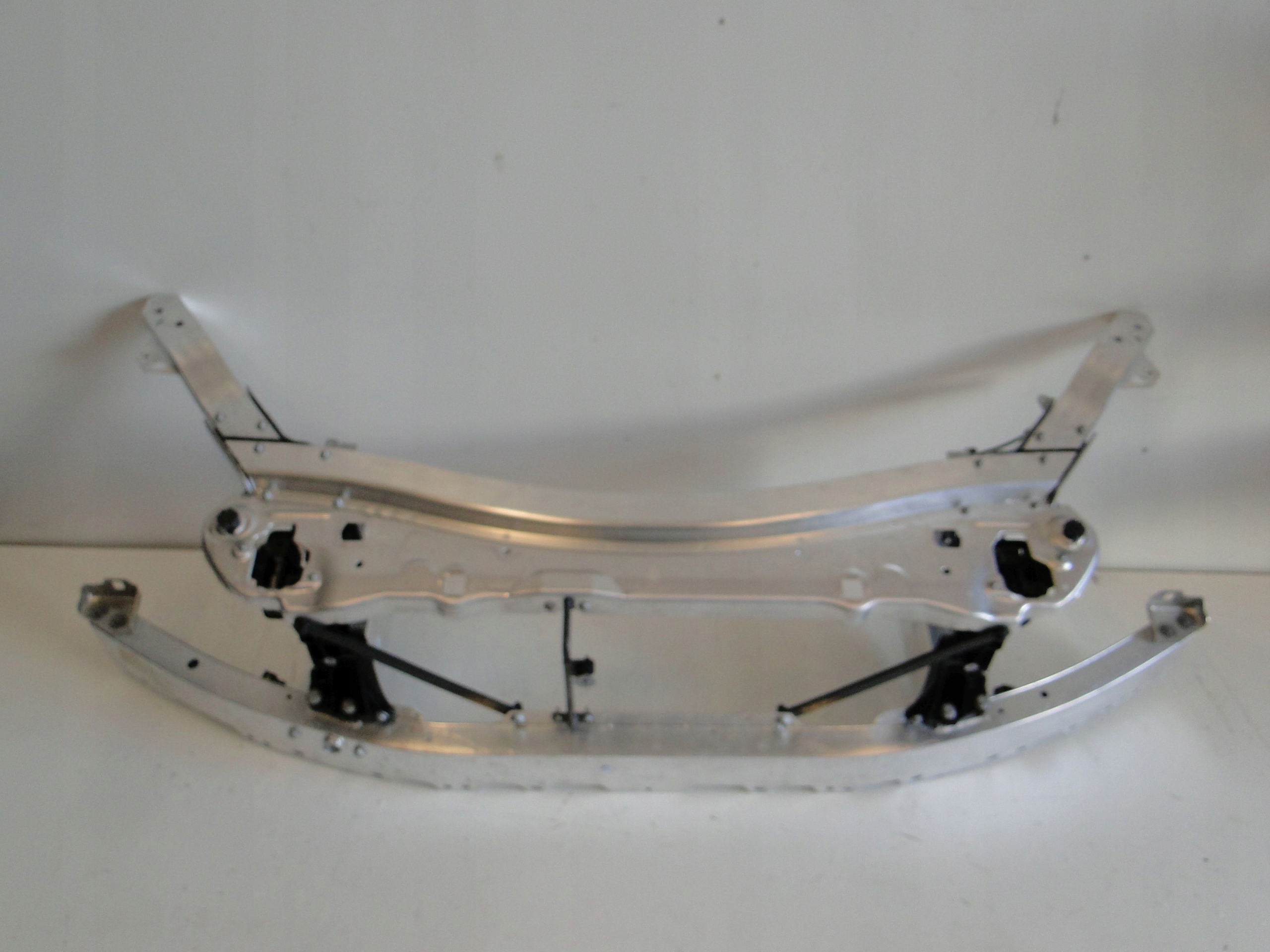 MERCEDES E KLASA W213 213 LIFT PAS PRZEDNI KPL Numer katalogowy części A2136206300