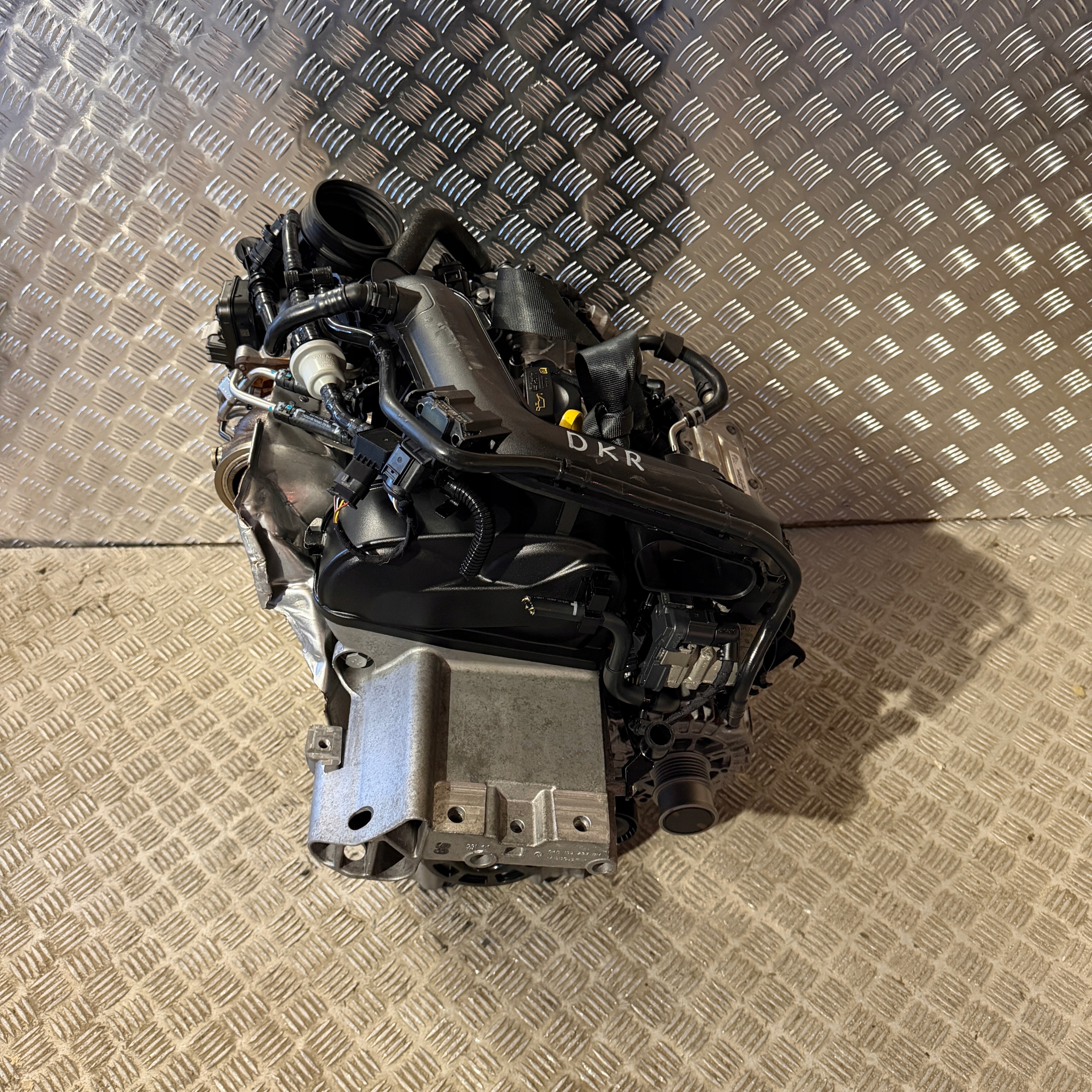 engine MOTOR complete DKR VW T-CROSS VW T-ROC 1.0 TSI SYMBOL DKR