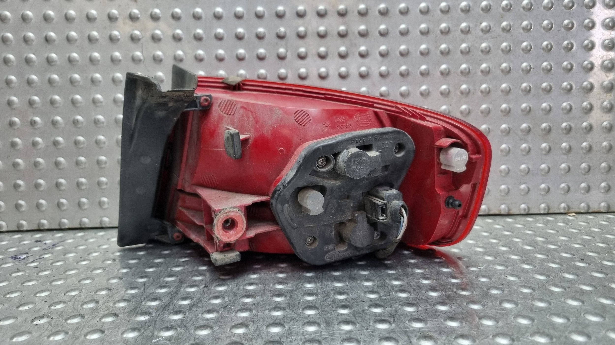 light left rear part 8K5945095D AUDI A4 B8 sedan 07-11