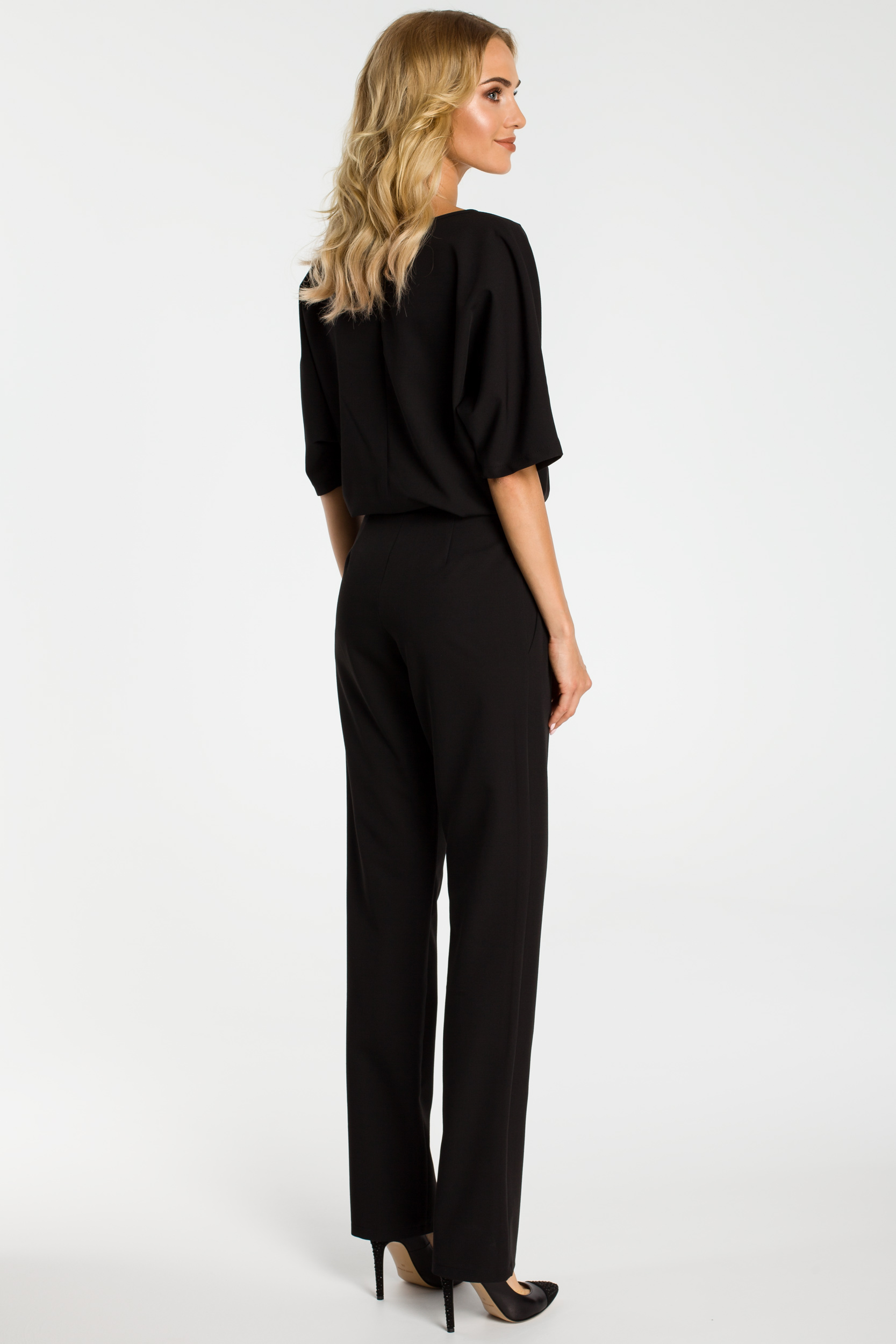 KOMBINEZON DAMSKI ELEGANCKI KOBIECY KRÓTKI RĘKAW LUŹNY CZARNY 44 XXL Kolor czarny