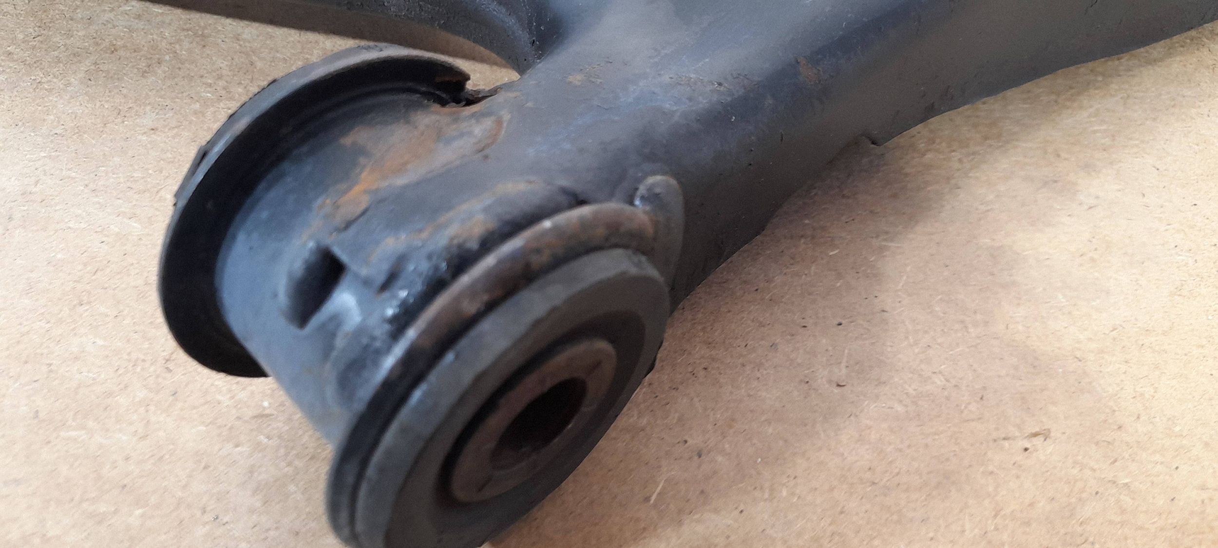 Mazda CX-5 arm front left 20180319A (Q937)