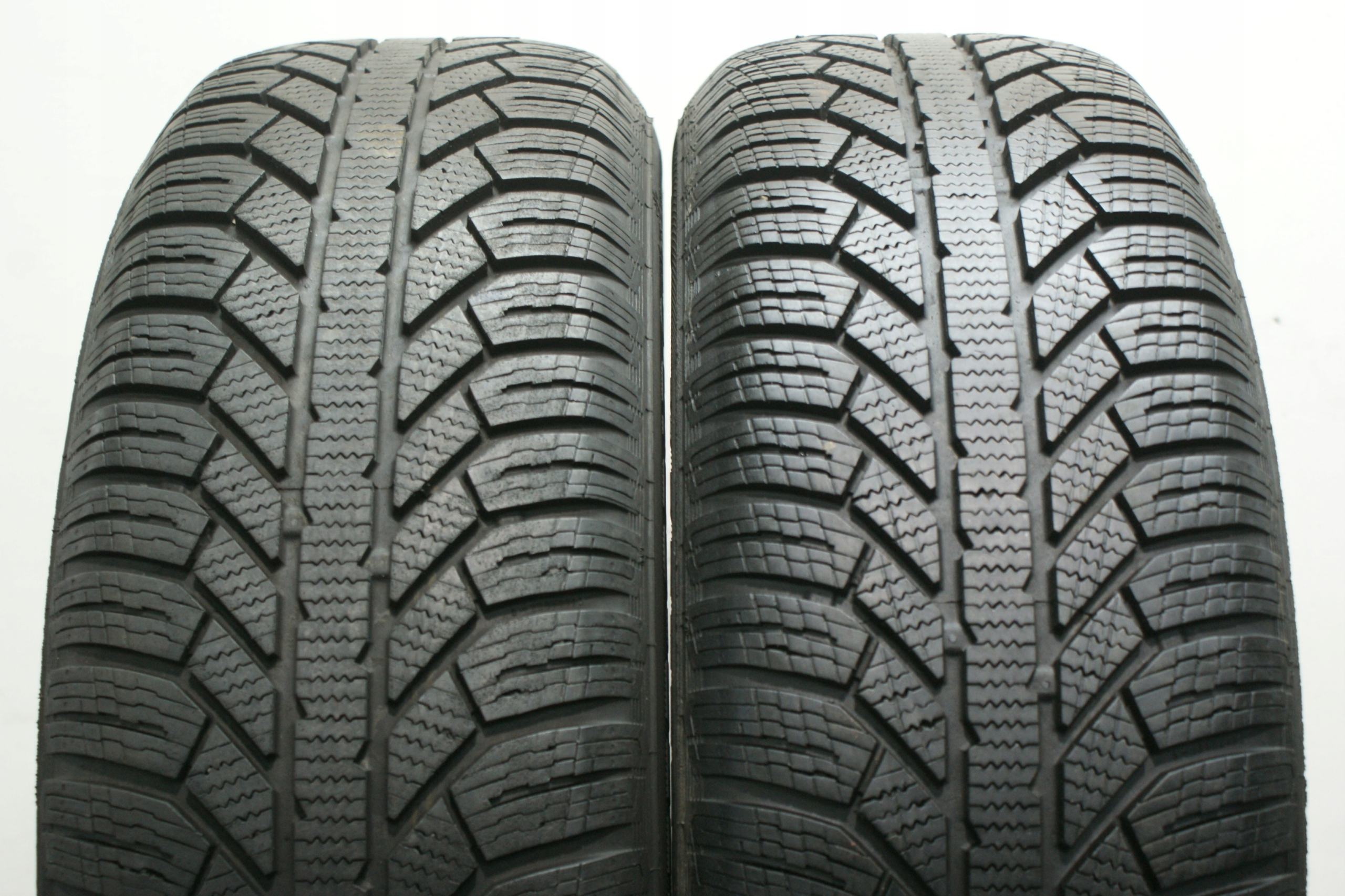 Зима 215 / 65R16 Semperit MASTER-GRIP2. 7mm
