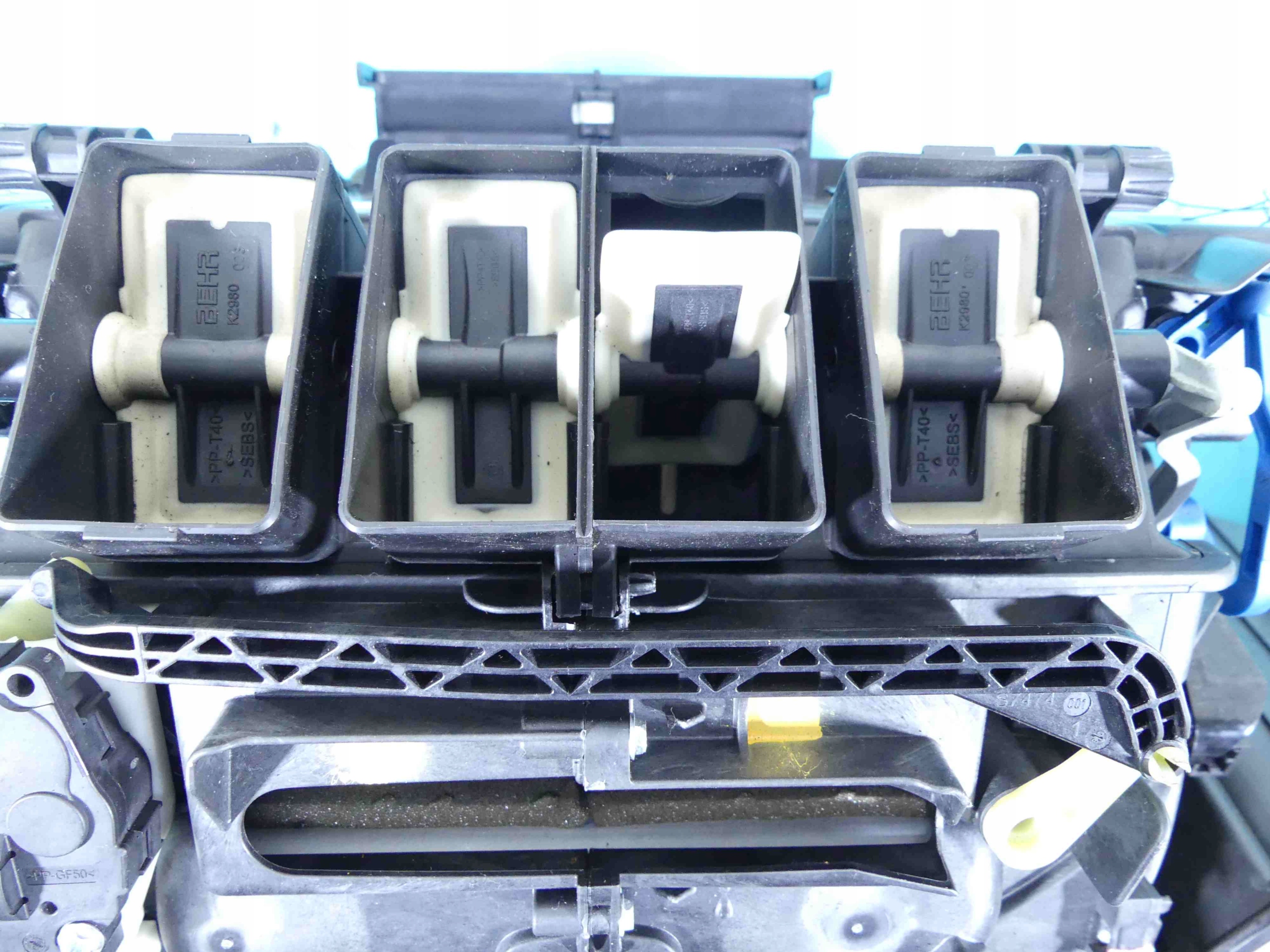 радиатор отопителя Audi A4 B8 8K1820005AG