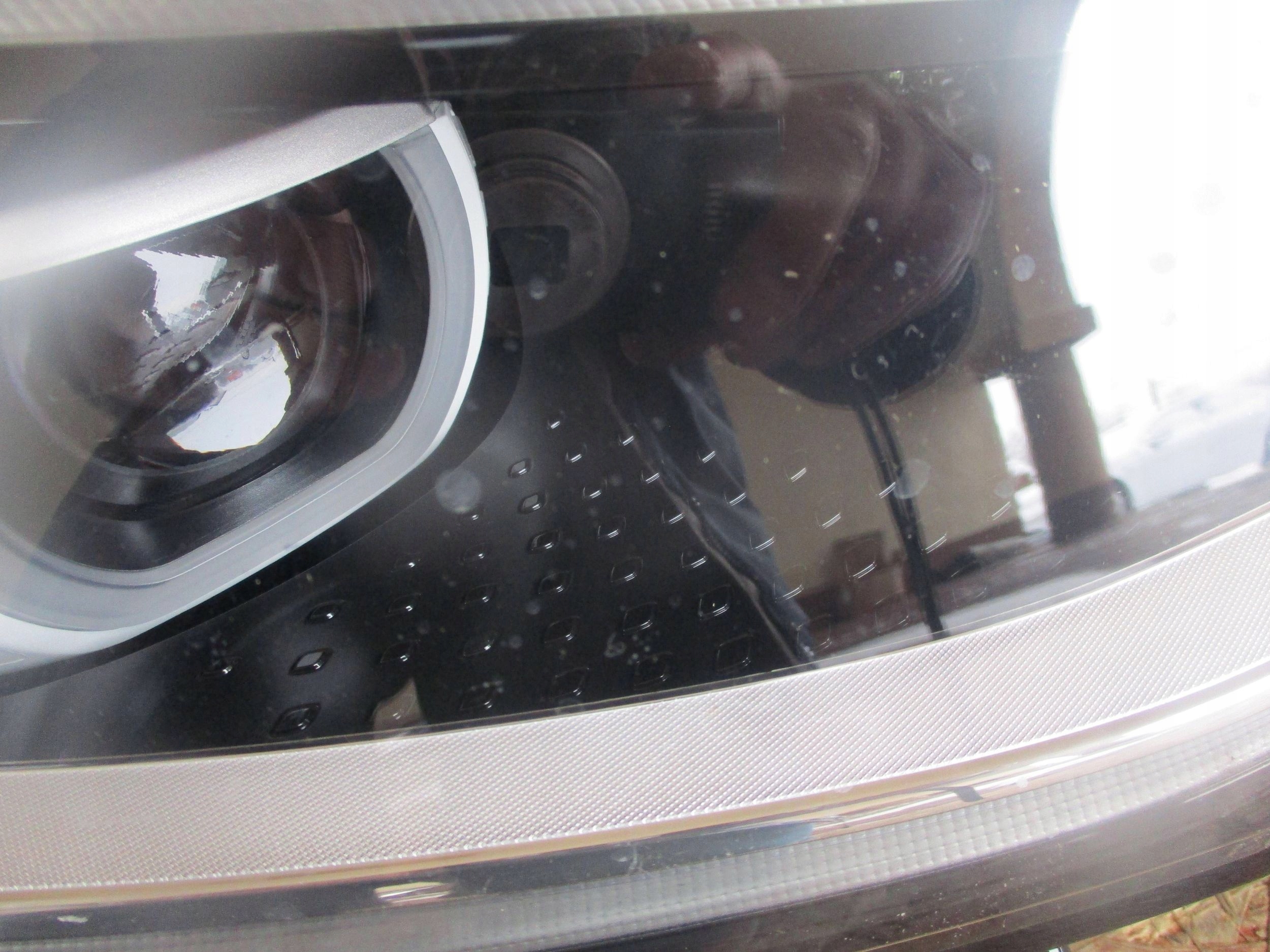 light front front right VW ID4 11B IQ LIGHT