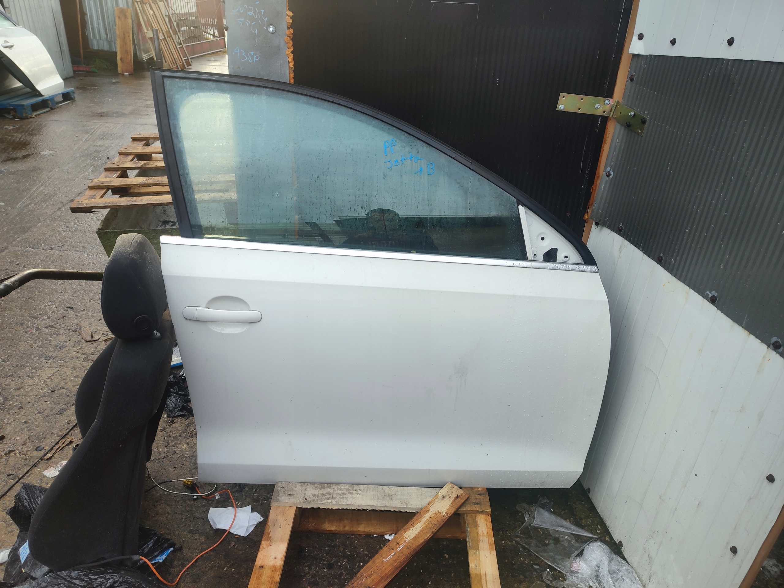 door right front right front volkswagen Jetta VI LB9A