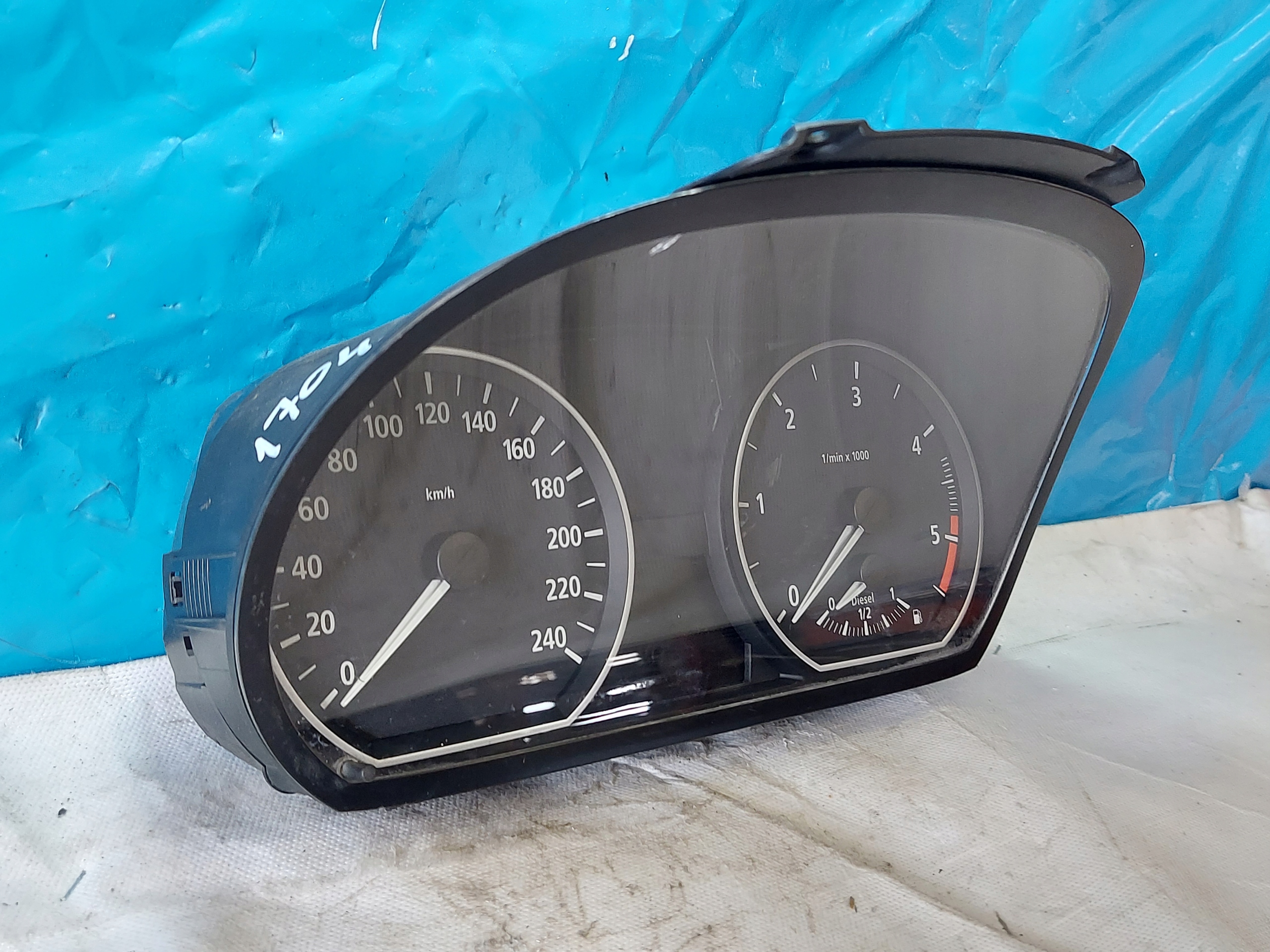 dials clock BMW 1 E87 118D 102495231