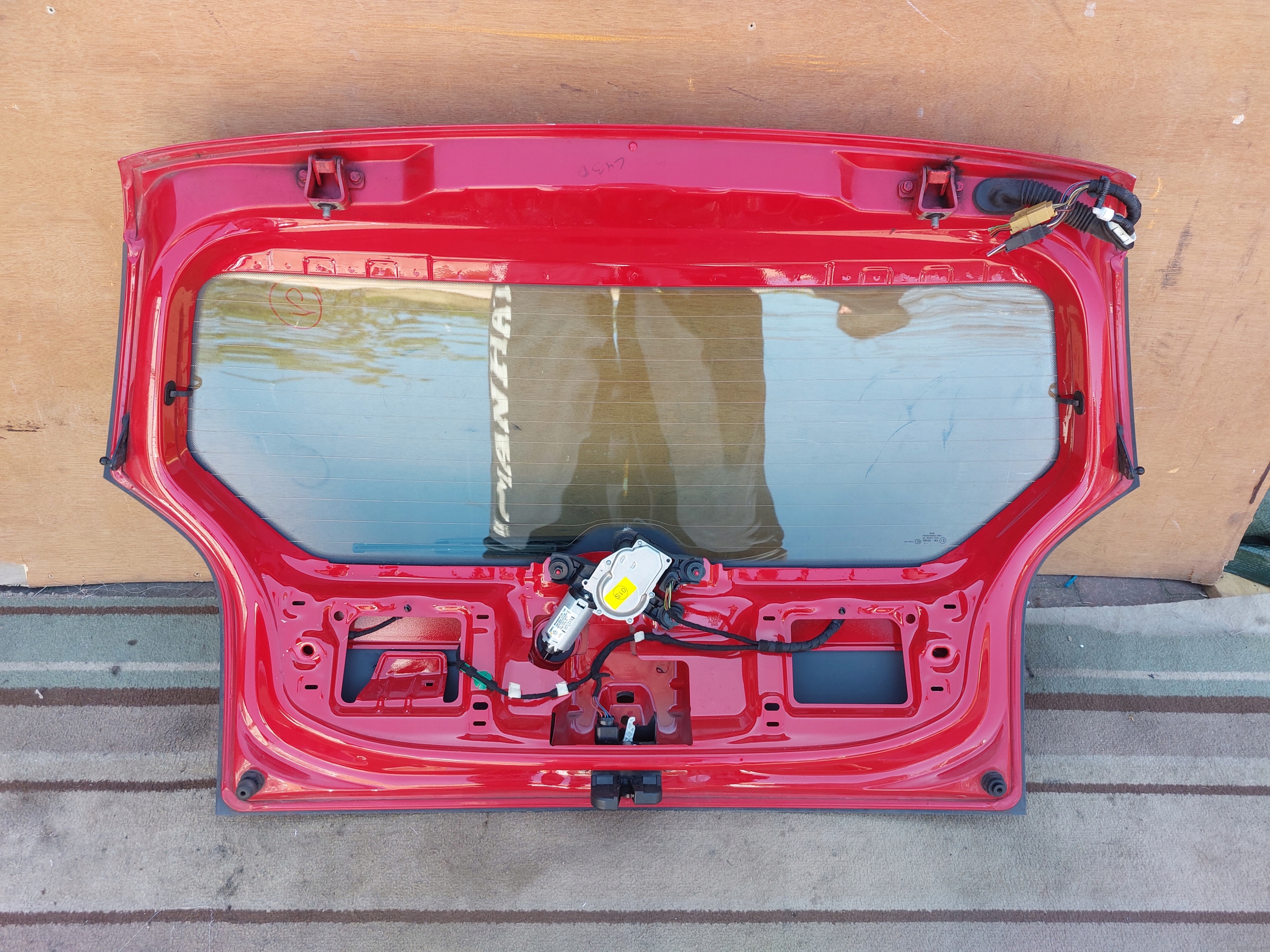 boot door VW UP 12r red LY3D