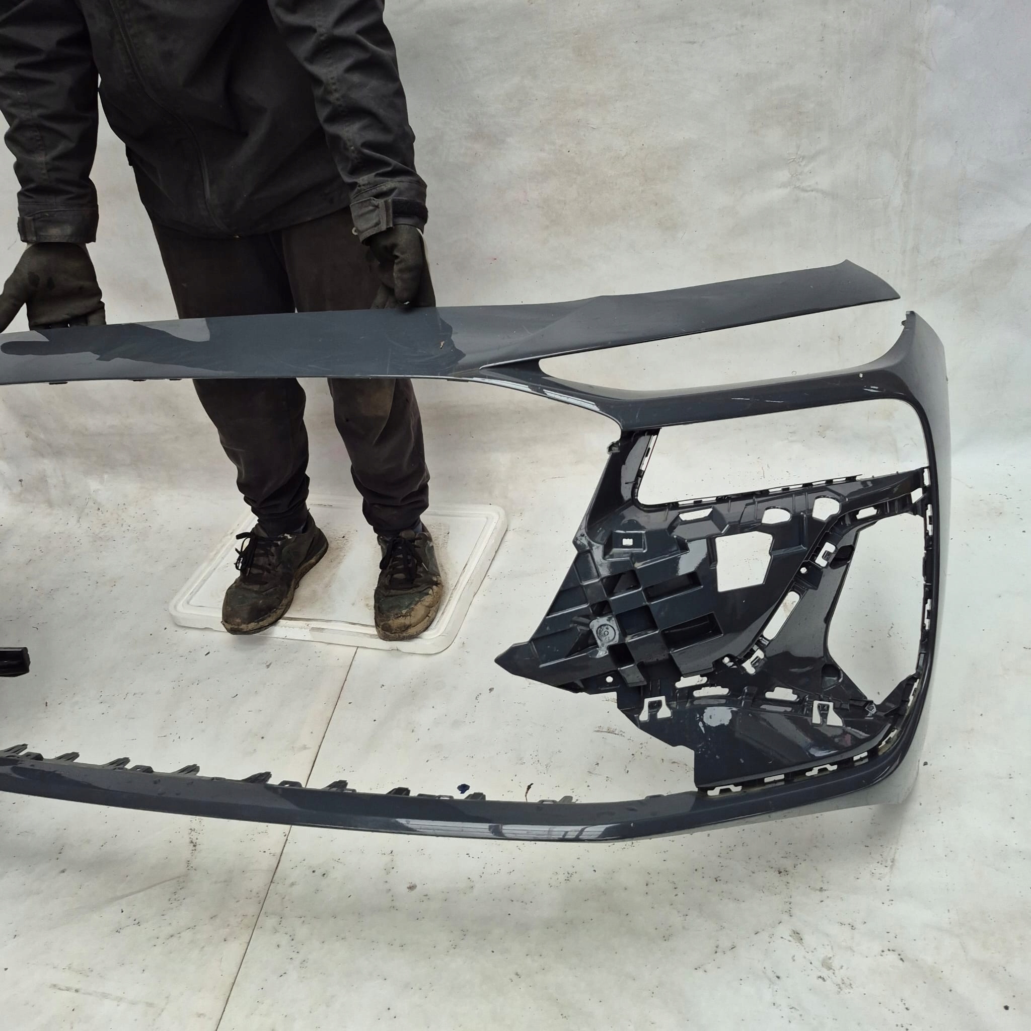 AUDI A6 C9 E-TRON S-LINE 85E 25- bumper front front PDC 85E807768B