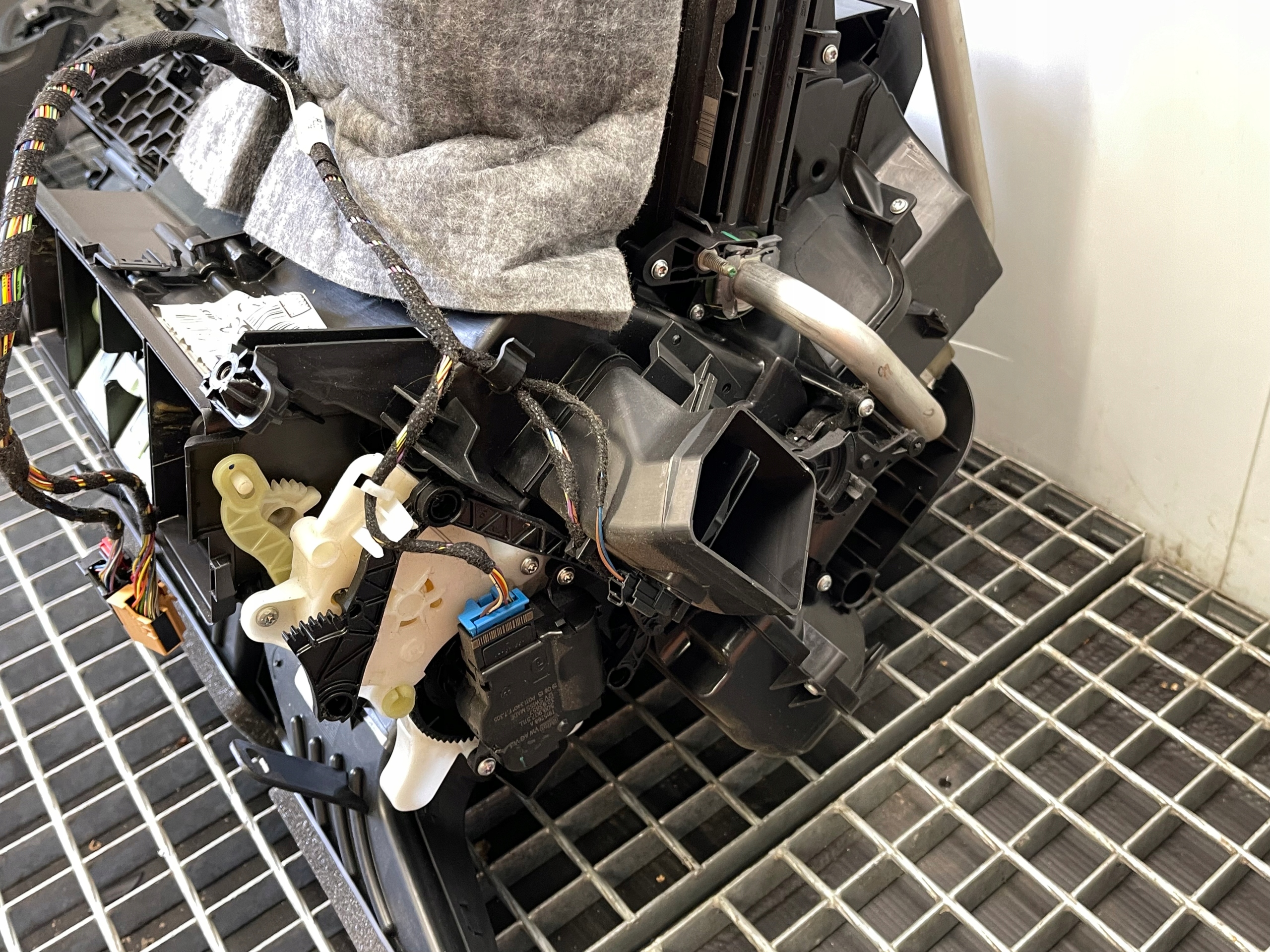 vw GOLF VII Leon III Audi A3 8V радиатор отопителя 5Q1820005AM европа