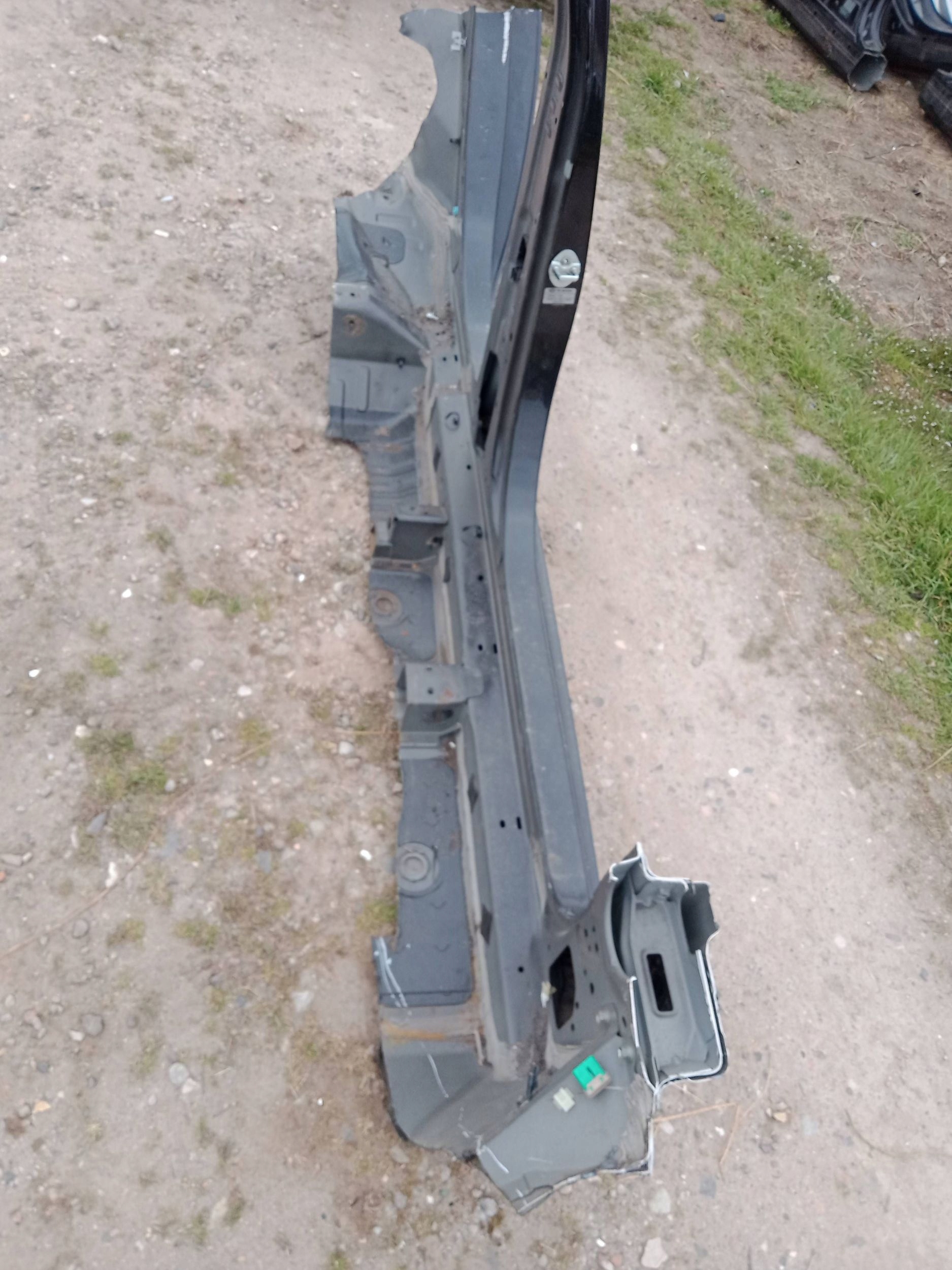 KIA VENGA CALY threshold left pillar front central REPERATURKA left rear part 2009