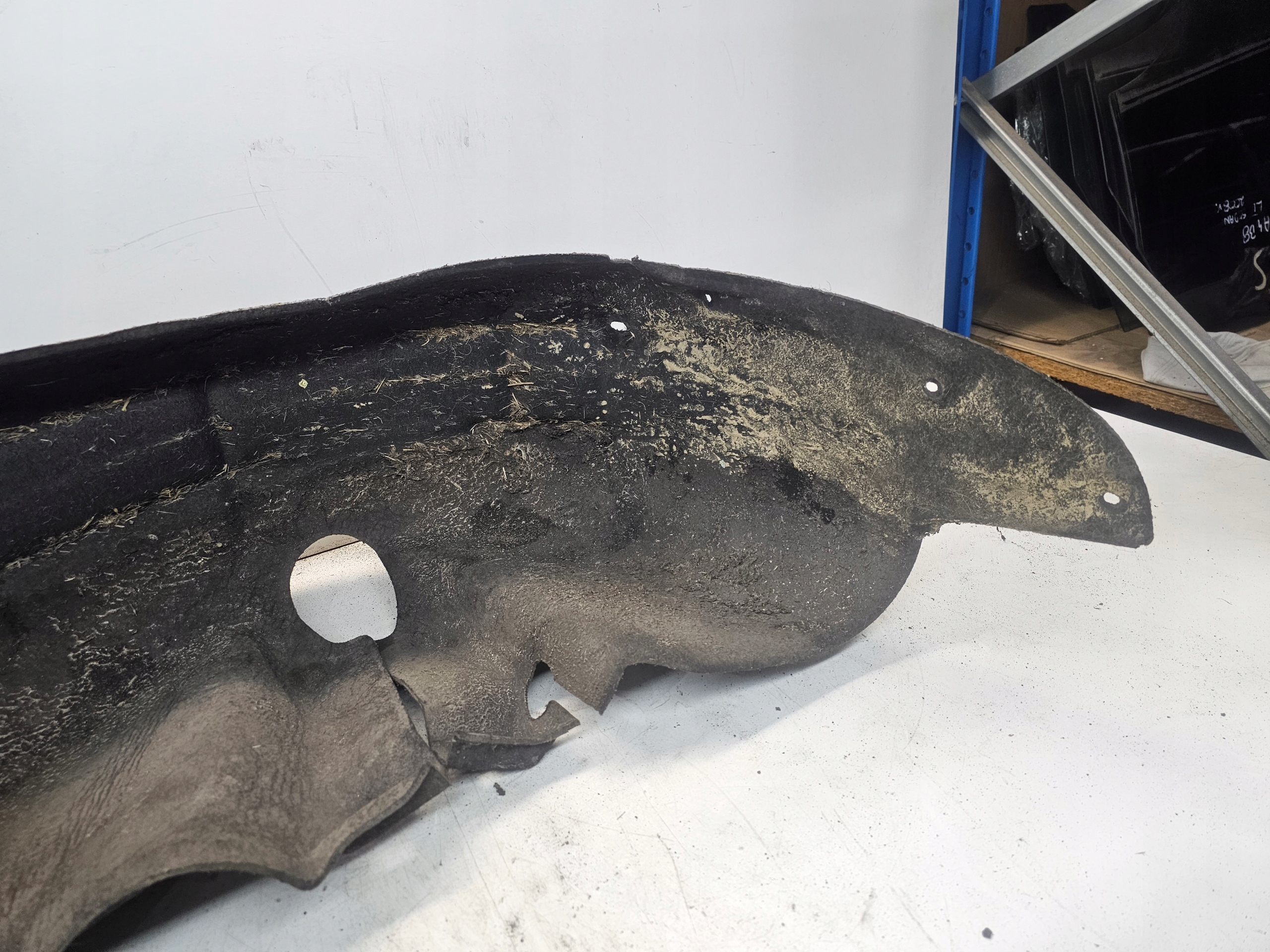 RADSCHALE LINKS HECK AUDI A4 B7 8E0810171C