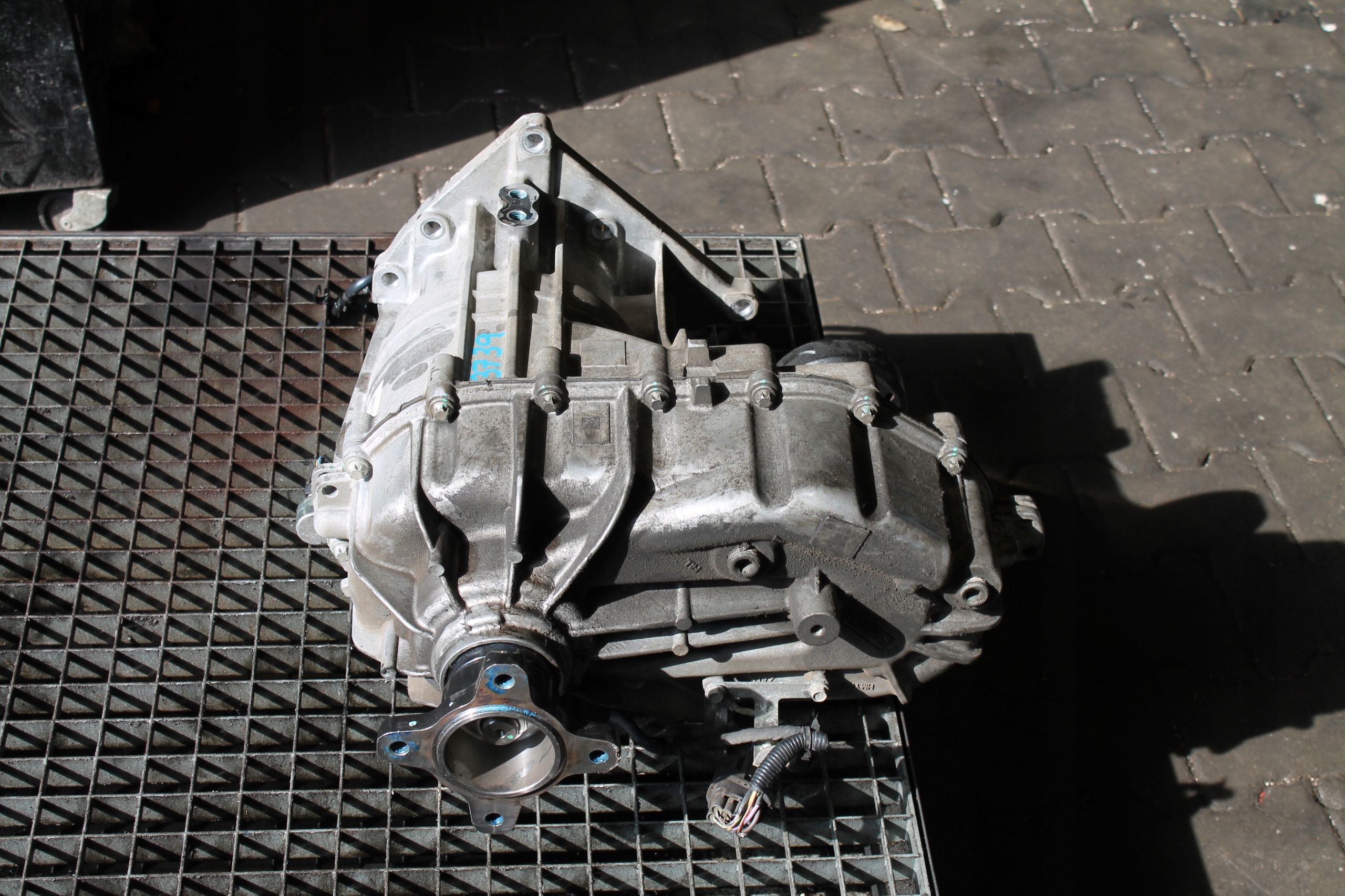 3739. REDUKTOR Getriebe getriebe VW AMAROK MB3P-7A194-DC