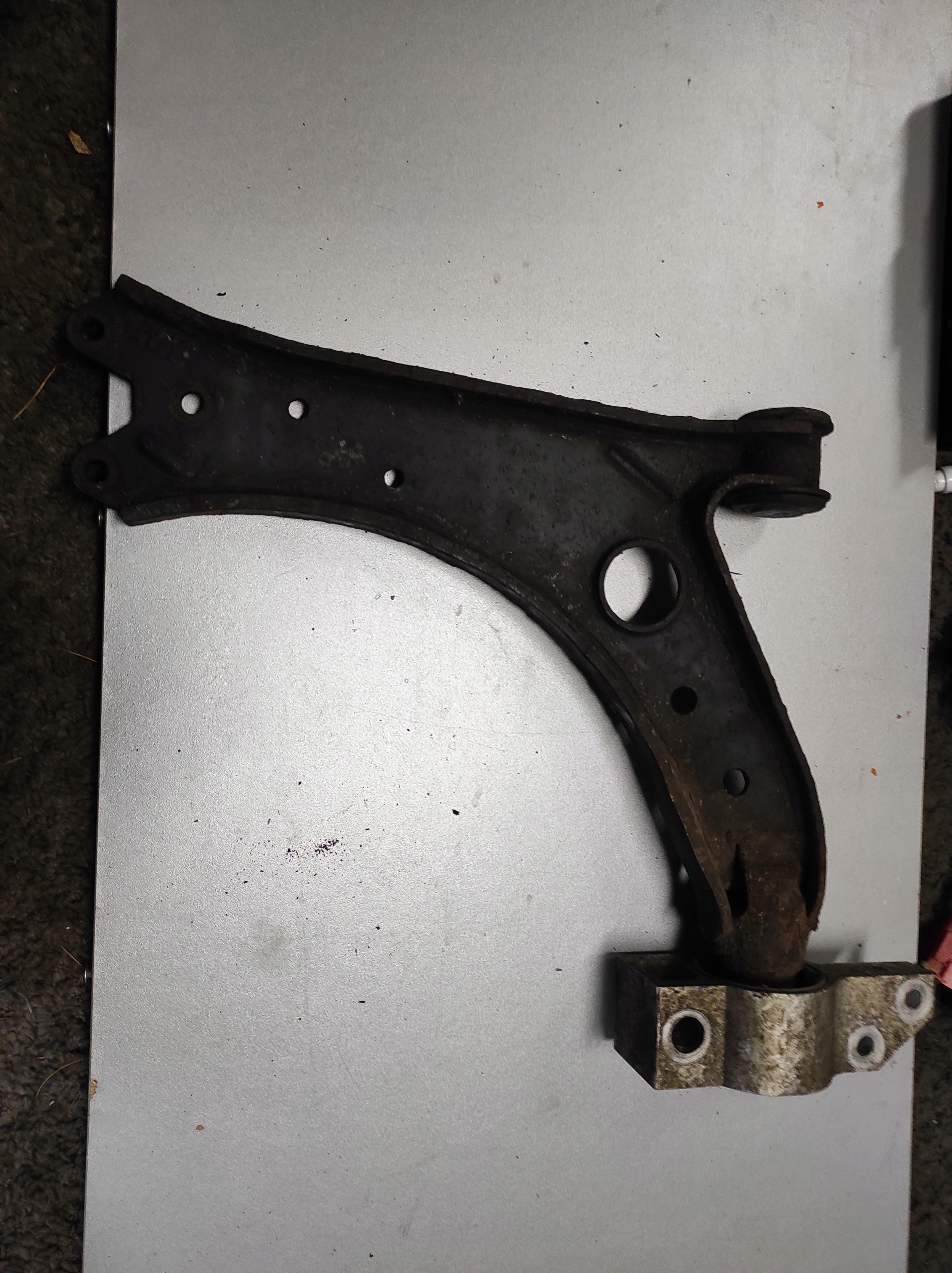 arm left front VW AUDI SKODA 1K0407189E