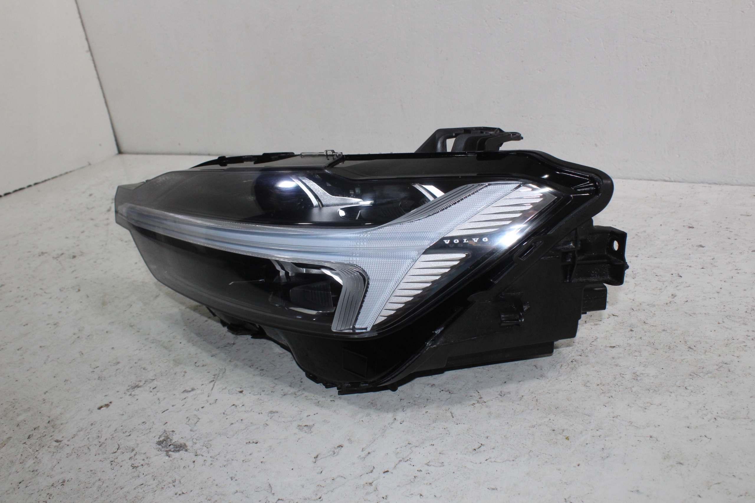 Volvo xc60 II light Full Led left front 32396575