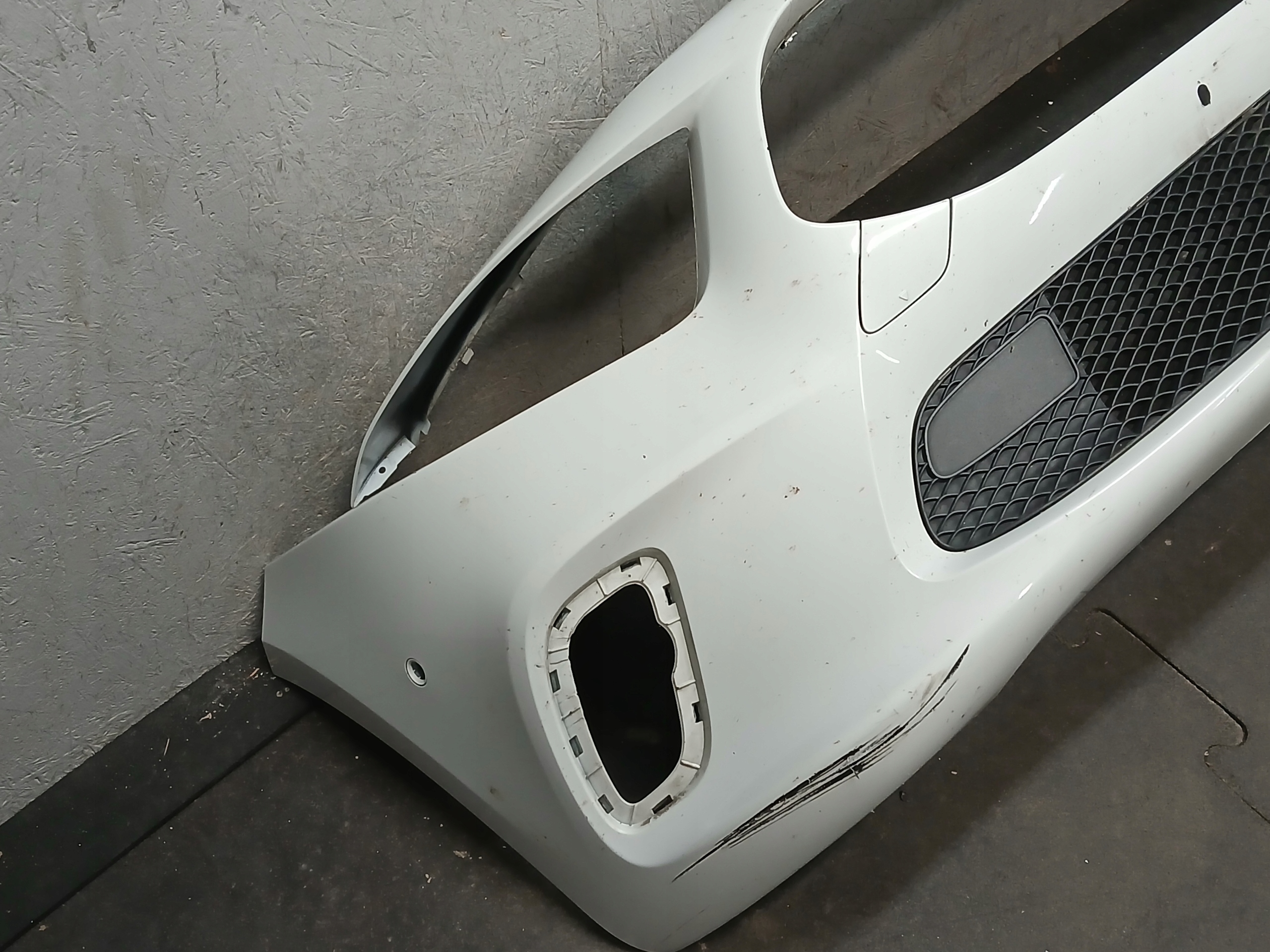 nárazník předek MERCEDES A KLASA W177