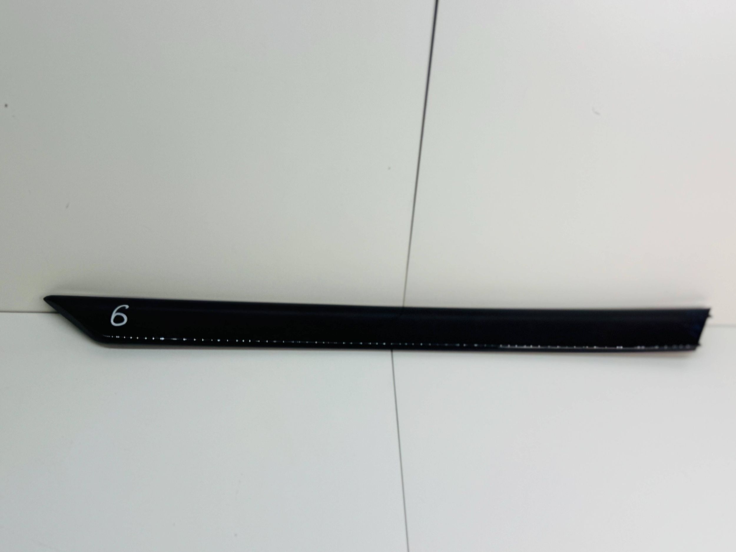 BMW E46 moulding DEKOR door left rear part MYRTE 8200753