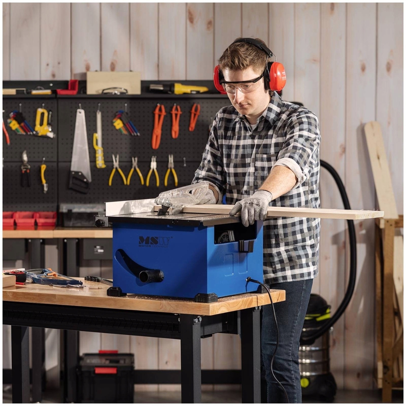 PIŁA STOŁOWA PRZECINARKA TARCZOWA DO DREWNA 210 mm Napięcie zasilania 230 V