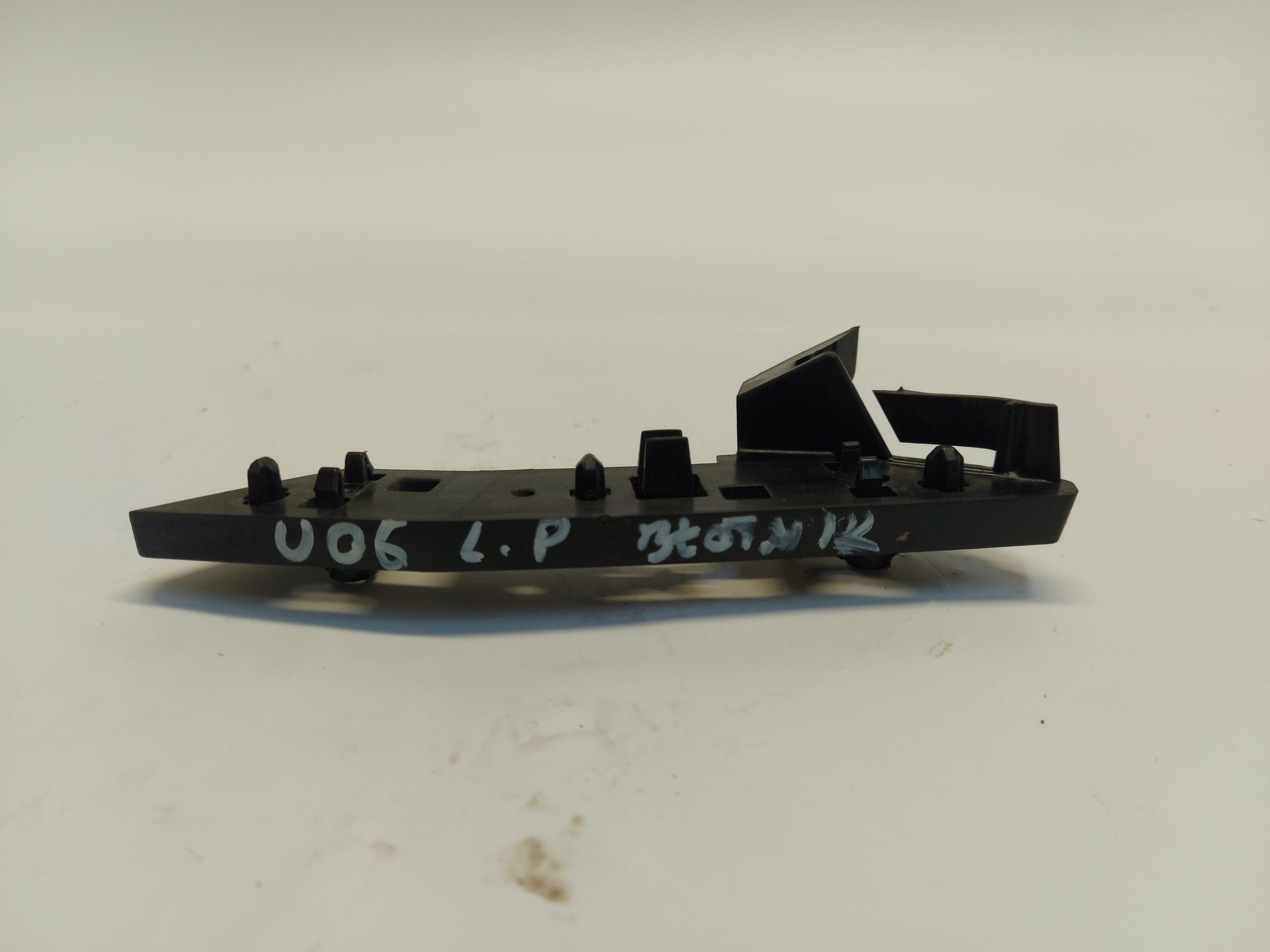 BMW U06 200i support holder of a bumper front left 8737171