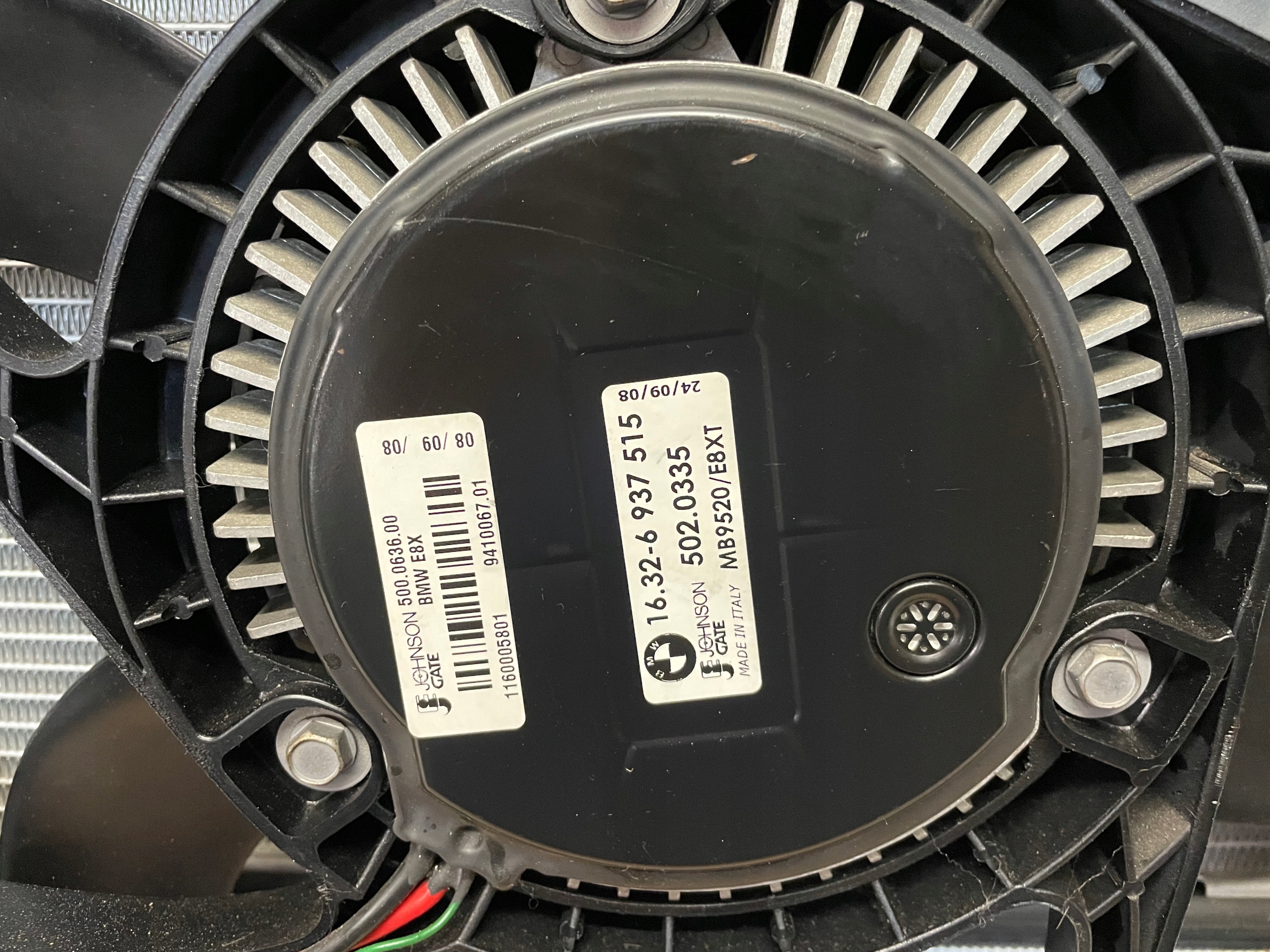 chladiče ventilátor 2.0D AUTOMAT BMW E90 E91 LIFT