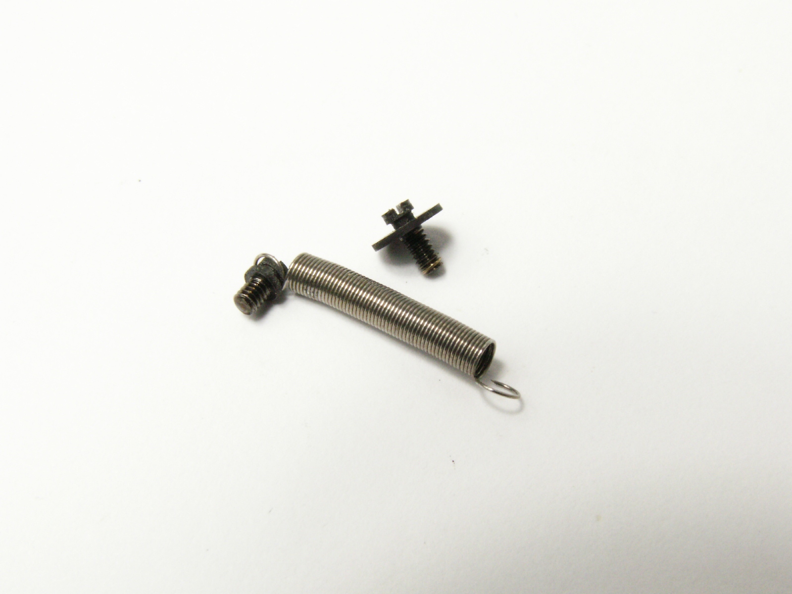 MAMIYA C33: sprężynka powrotna spustu UNIKAT! Model Mamiya C33