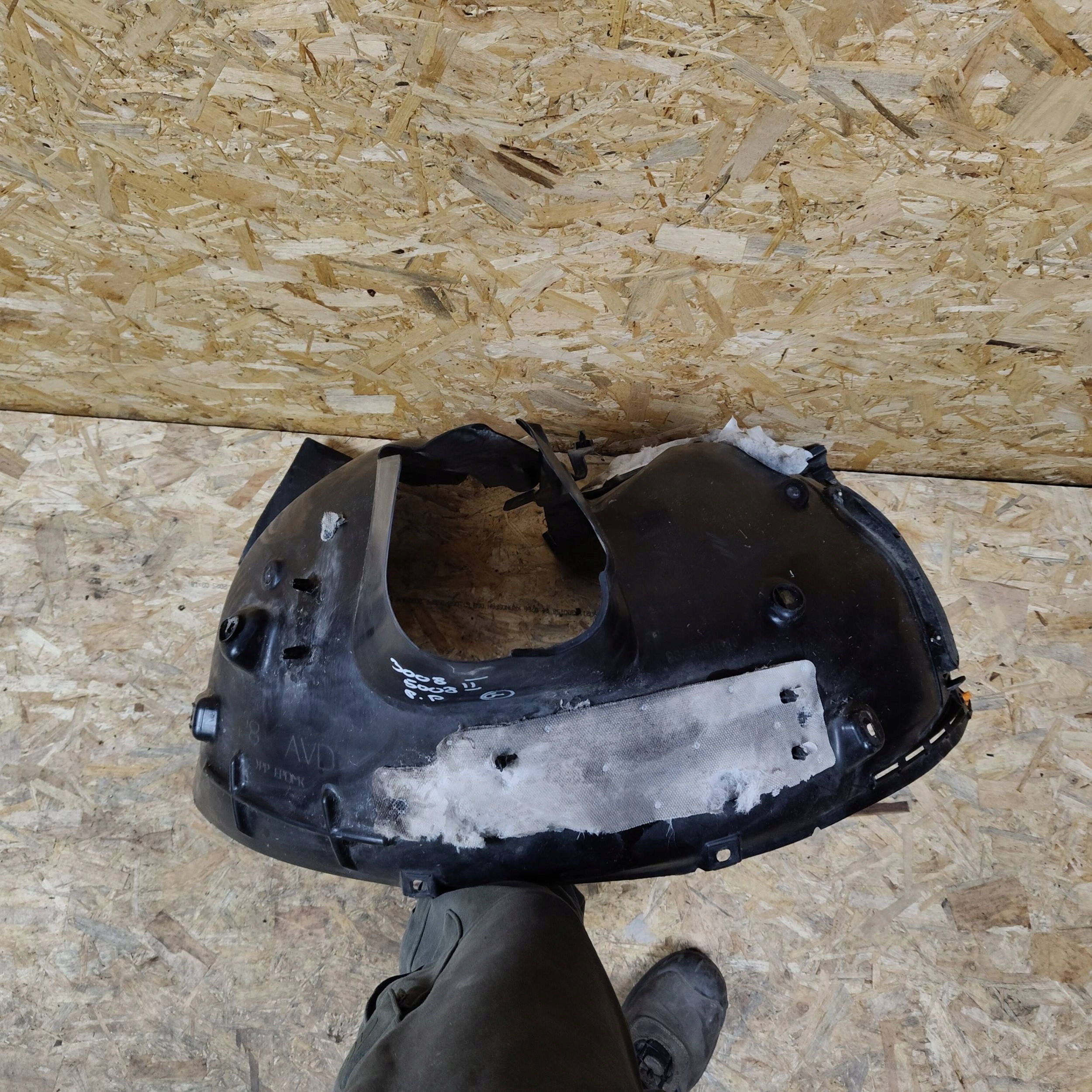 mudguard front front side right Peugeot 3008 II 9825281680