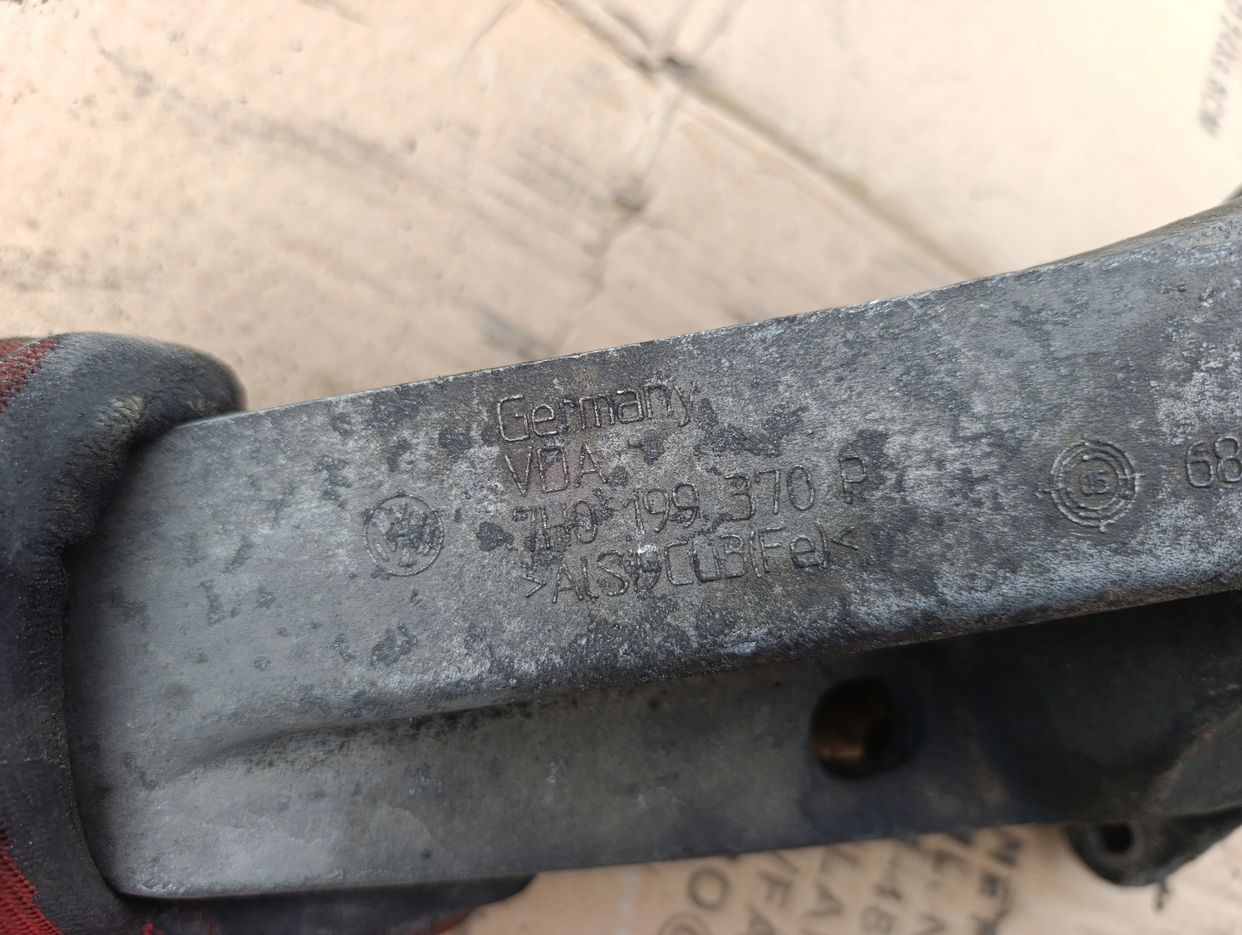 VW T5 2.5 TDI engine mount rear part BNZ BPC 7H0199370P 4X4 4MOTION