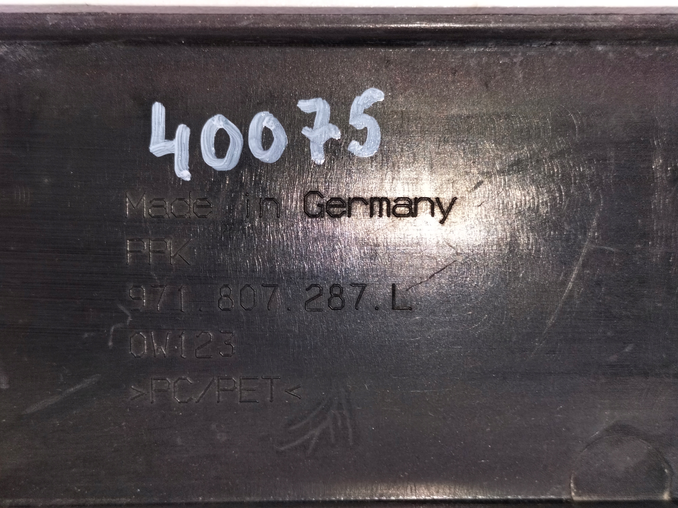 pad below tablice registration front PORSCHE PANAMERA II 971 16