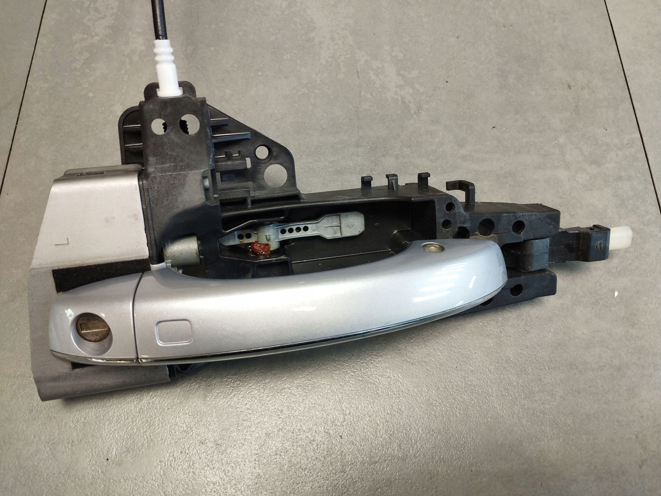 Audi A8 D4 4H handle left front LZ7G KESSY 4H1837885