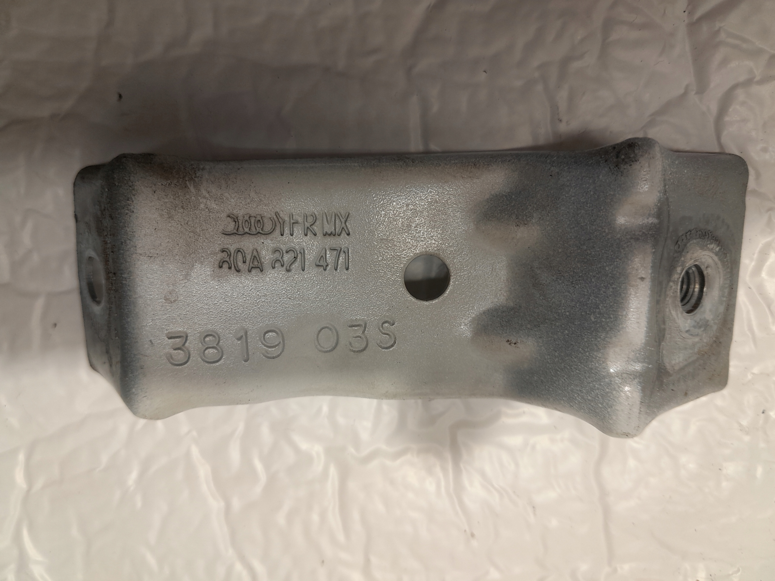 AUDI Q5 80A Console Support plaque Aile Gauche 80A821471