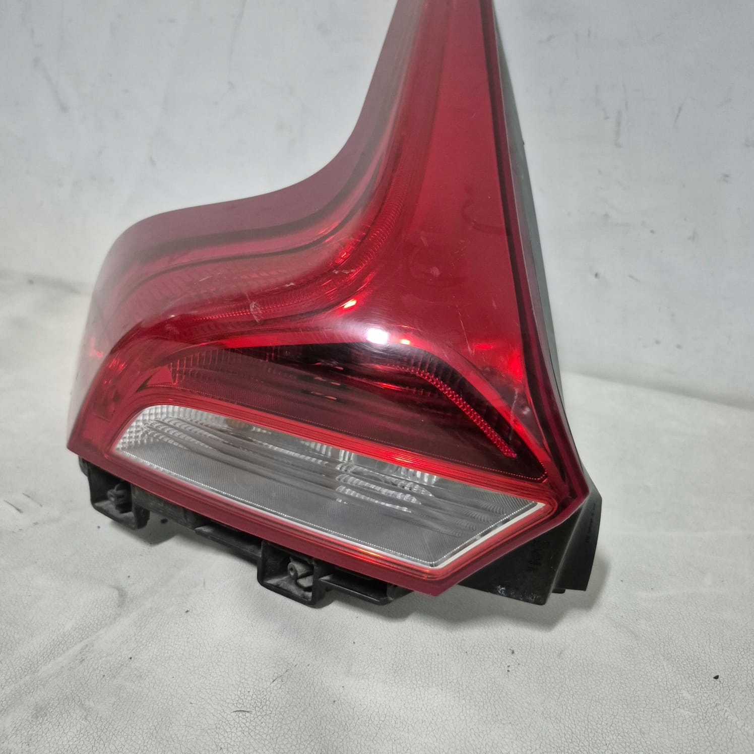 VOLVO V40 12-19 light rear part rear left