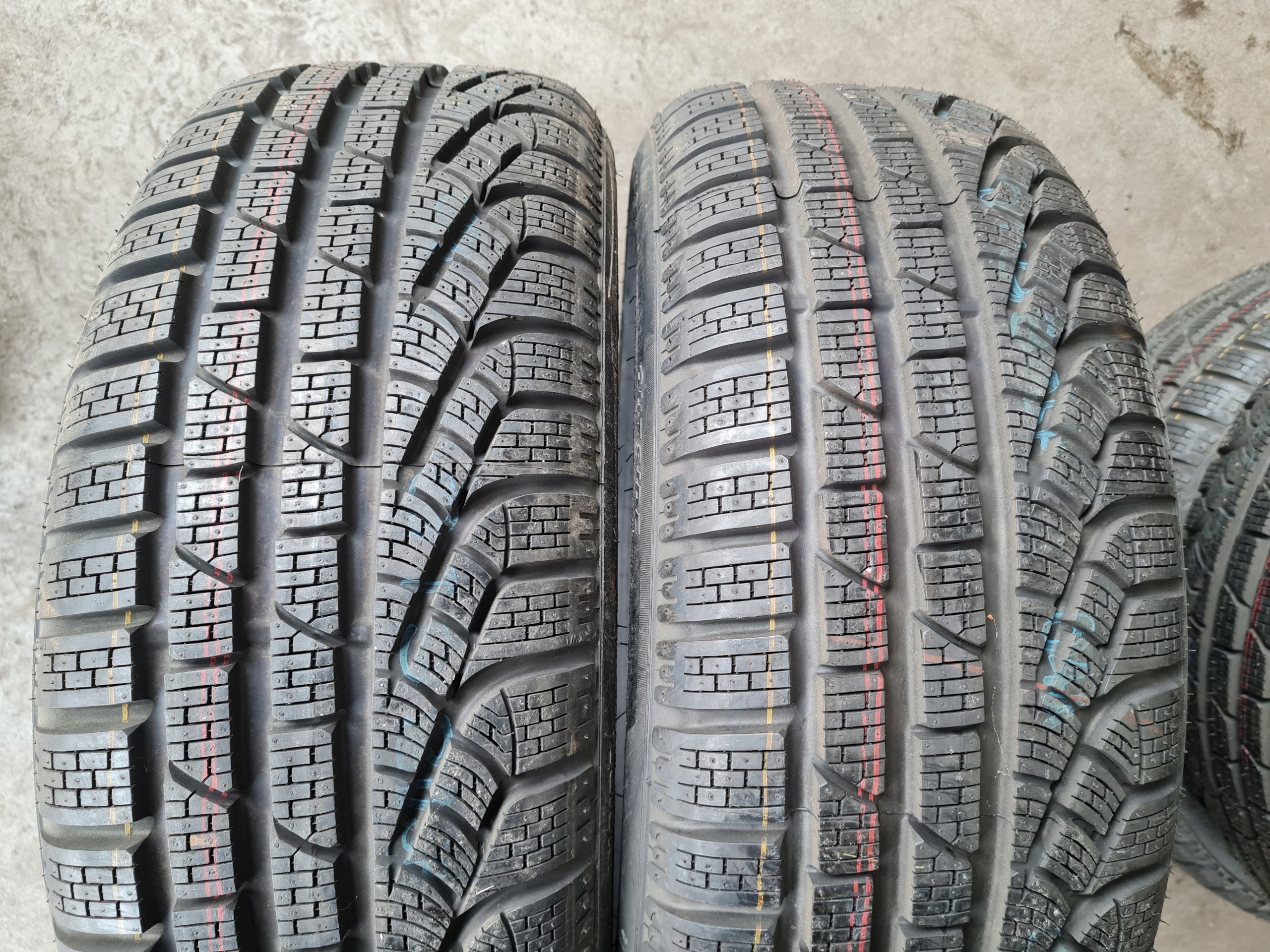 2x Pirelli SottoZero II 205/50R17 2023 Nové