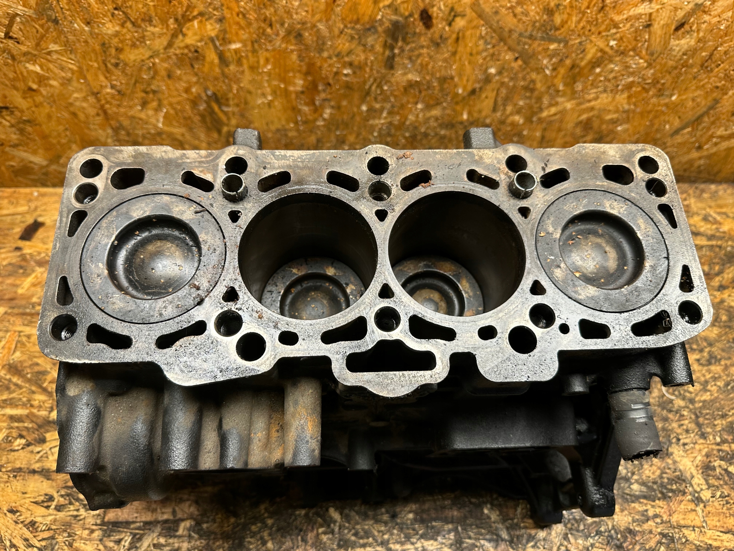 BLOK SILNIKA DÓŁ WAŁ TŁOKI 2.0 TDI VW AUDI CAH