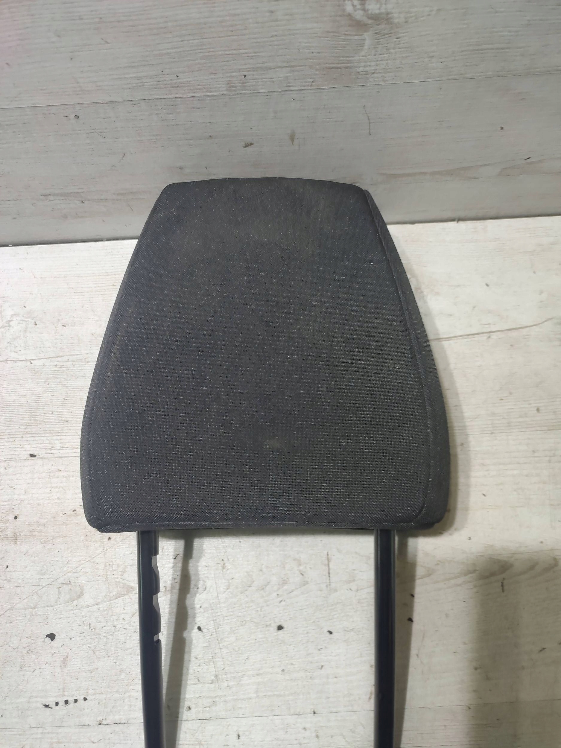 Peugeot 2008 II 2020 front side left rest seat of the front