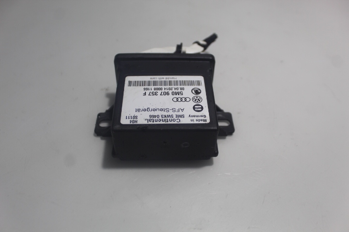 Драйвер модуль фары VW PASSAT B7 2.0 TDI