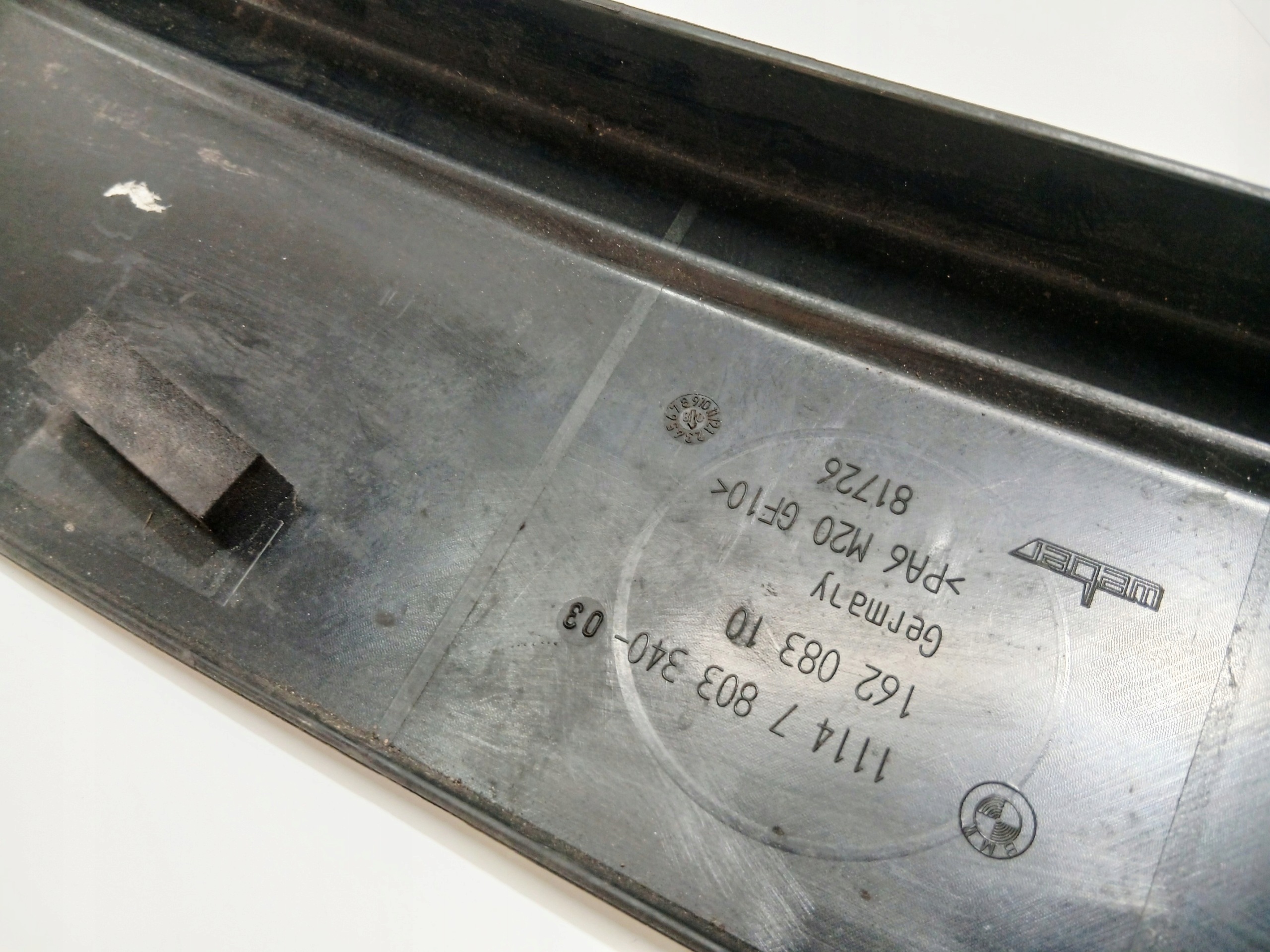 kryt krytka stěny předního BMW 5 E60 E61 N47 7803340