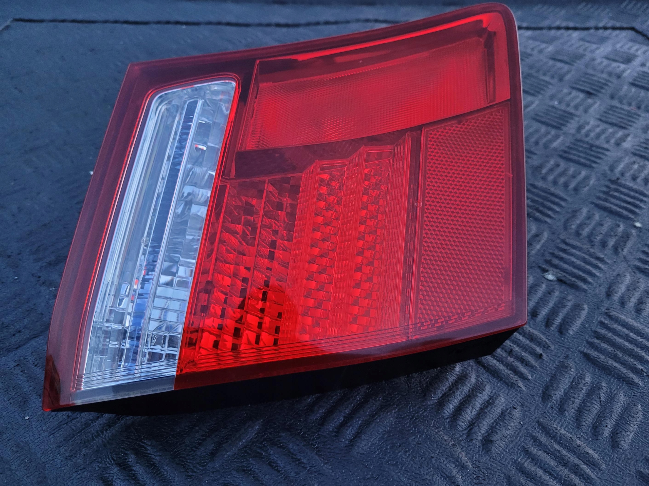 light rear part rear left to the bonnet LEXUS LS 600 LS600 H