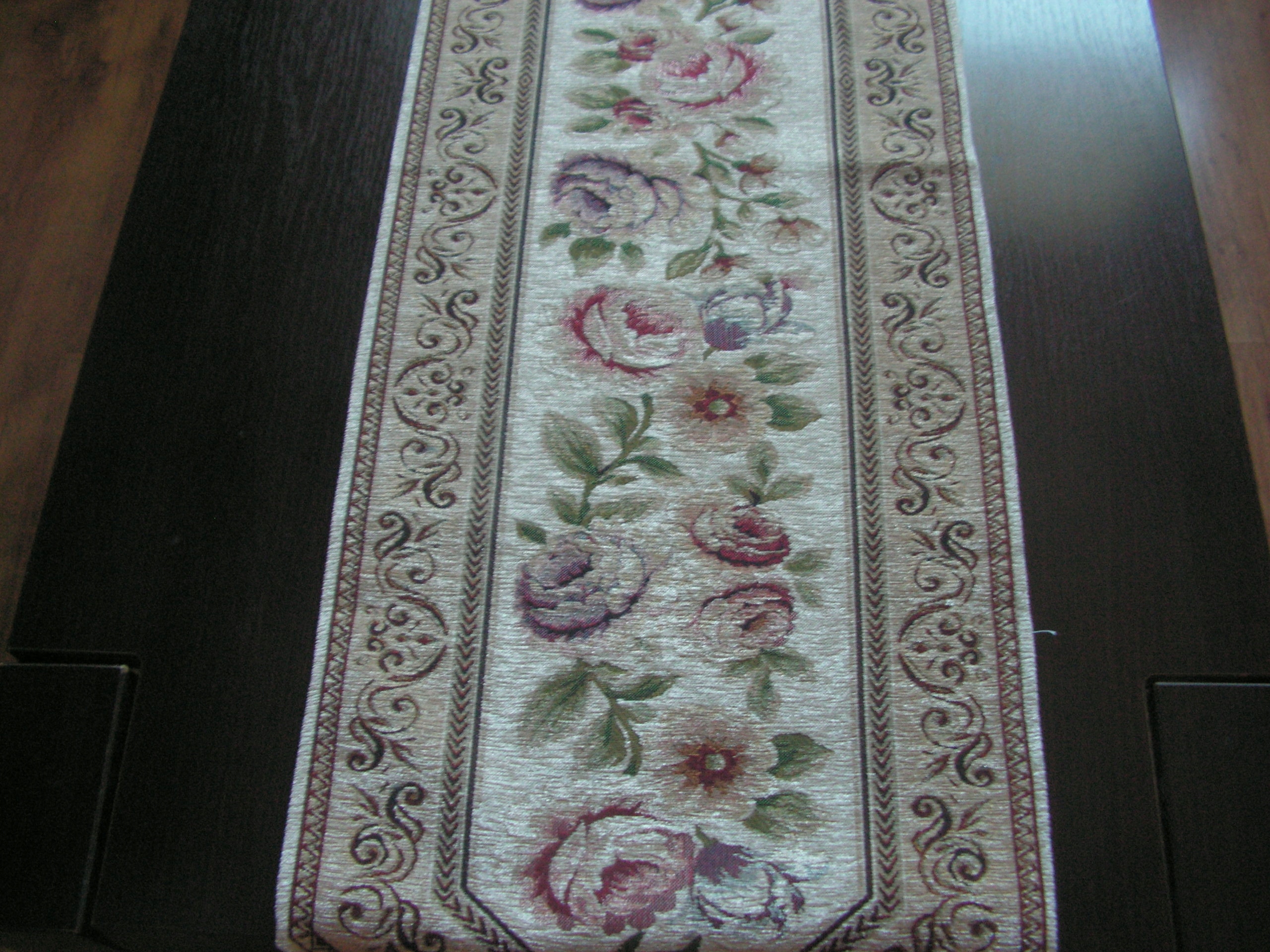 Śliczny Obrusik Gobelinowy