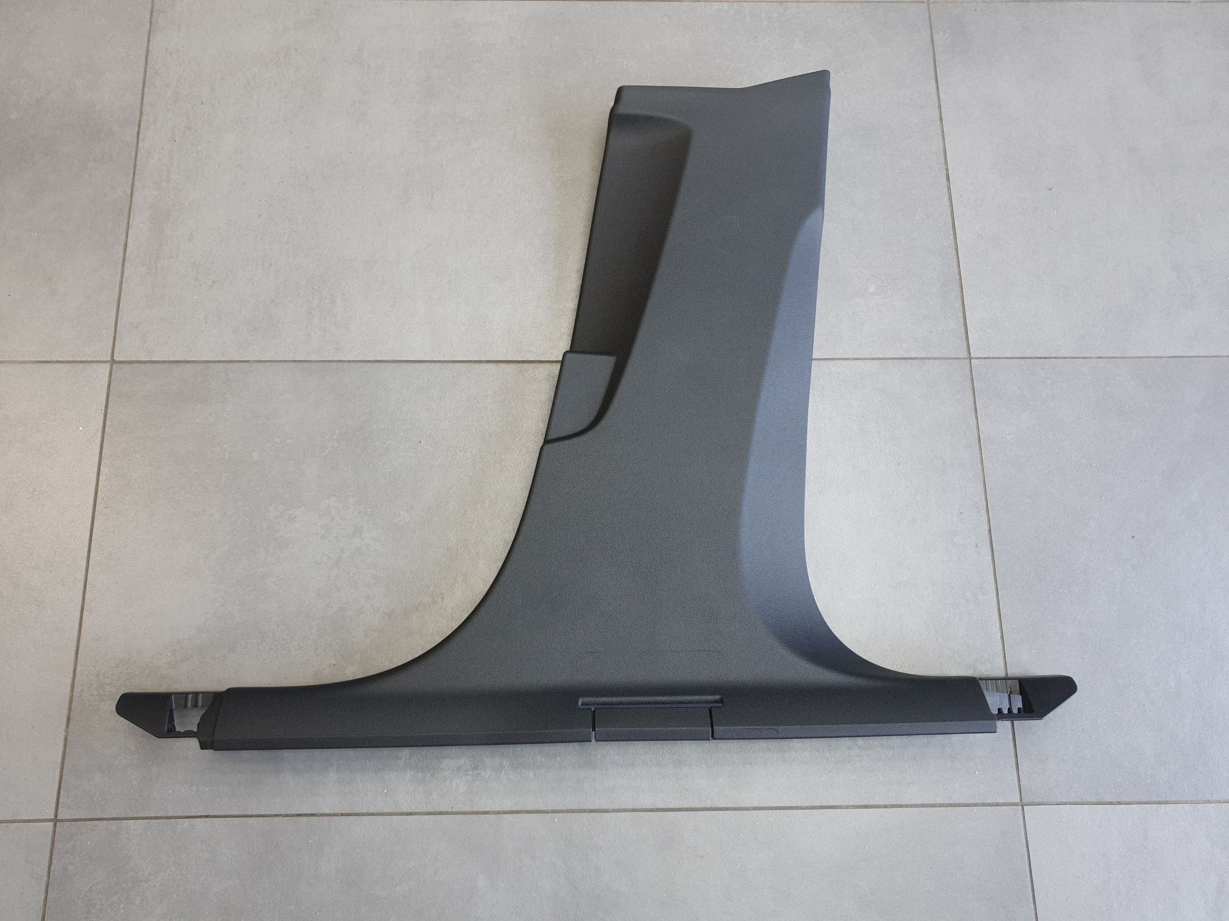 Audi A3 8Y HB cover slupka B lower 8Y0867240