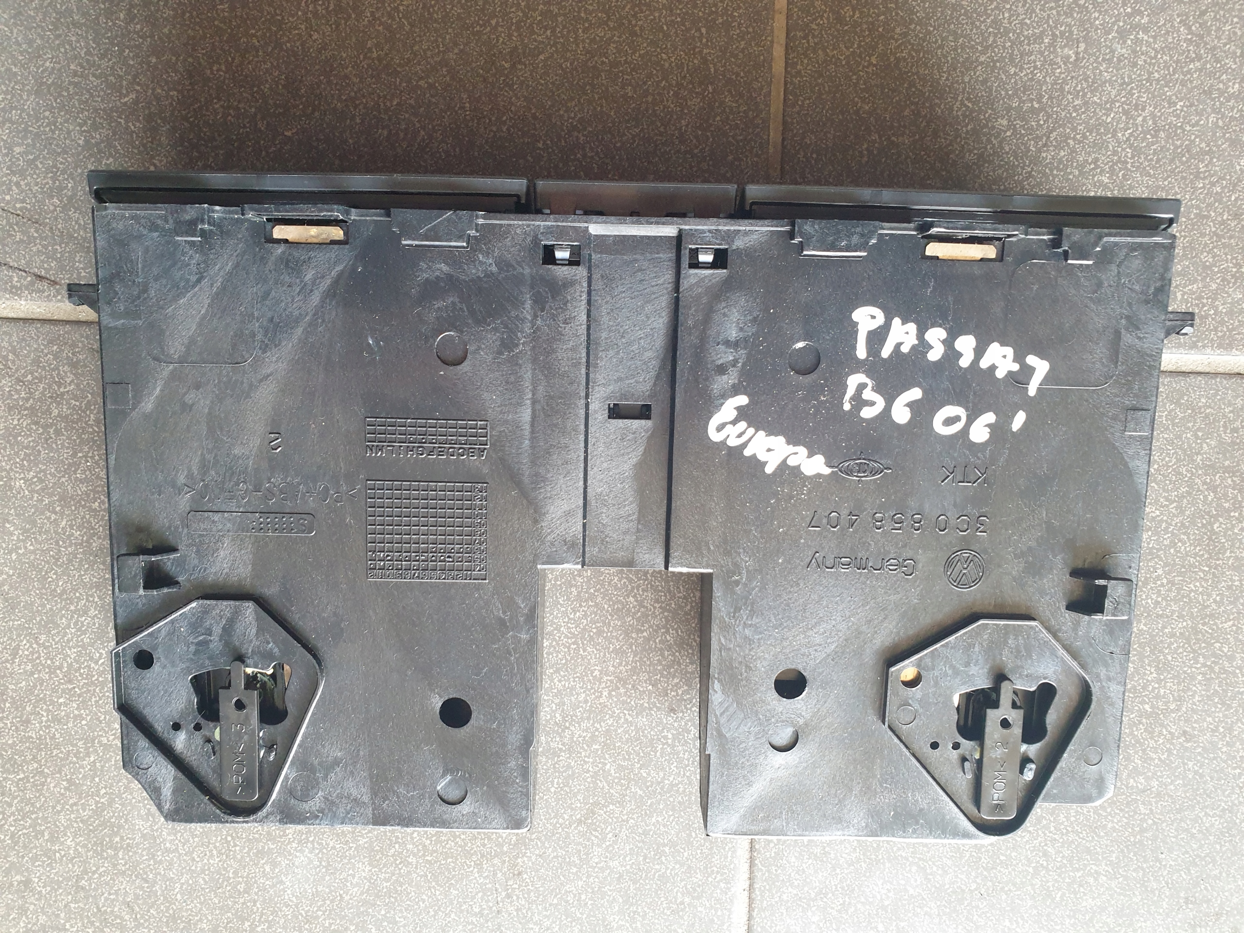 skříňka spolujezdce plato PANEL PASSAT B6 05- 3C0858407