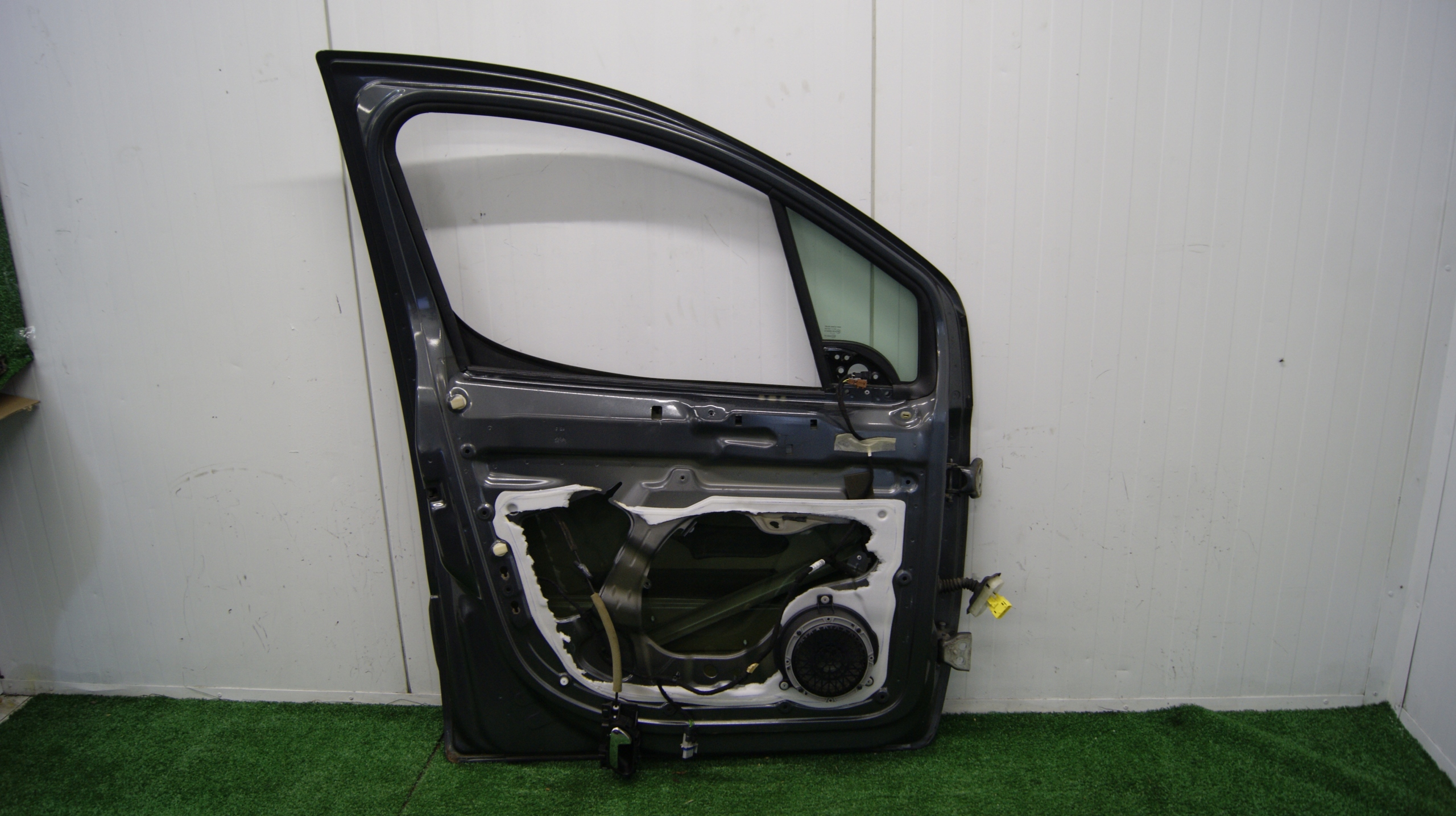 door left front CITROEN BERLINGO 2 2013 KOD LAKIERU KTPD