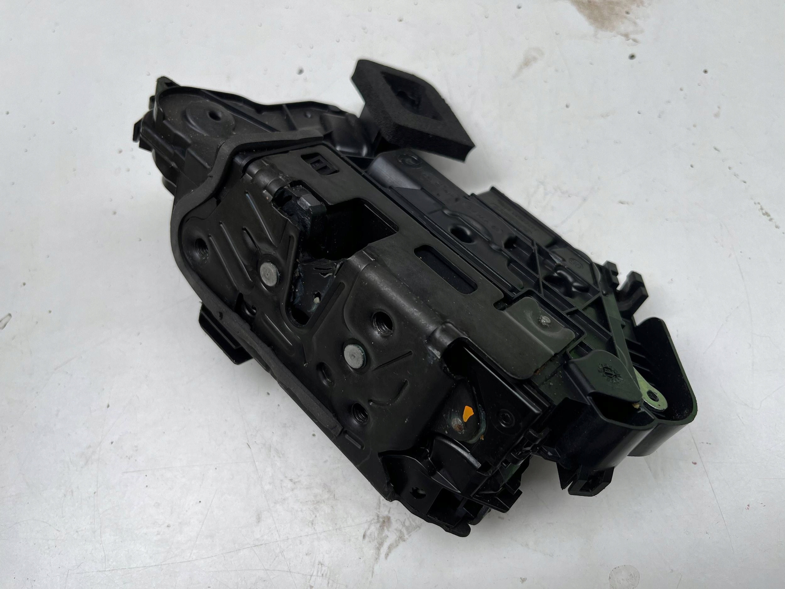 VOLKSWAGEN SEAT SKODA lock door left front 5TB837015C @M