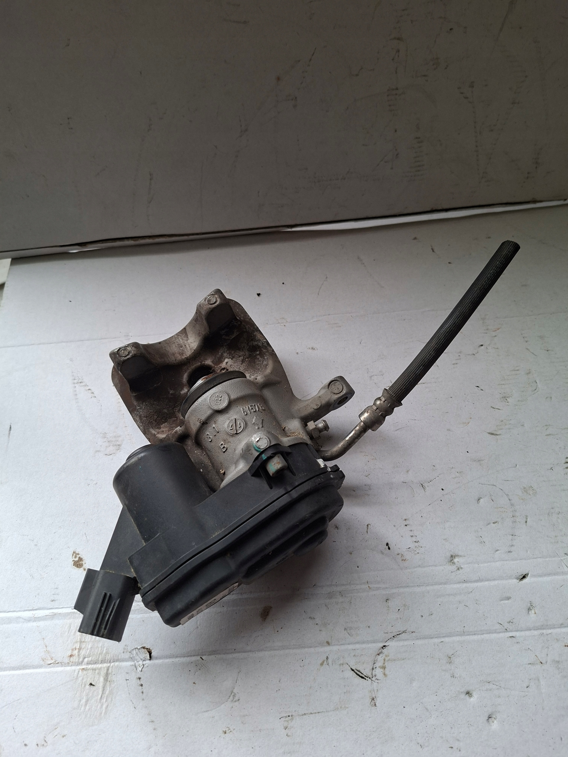 caliper right rear part RENAULT ARKANA 440008511R